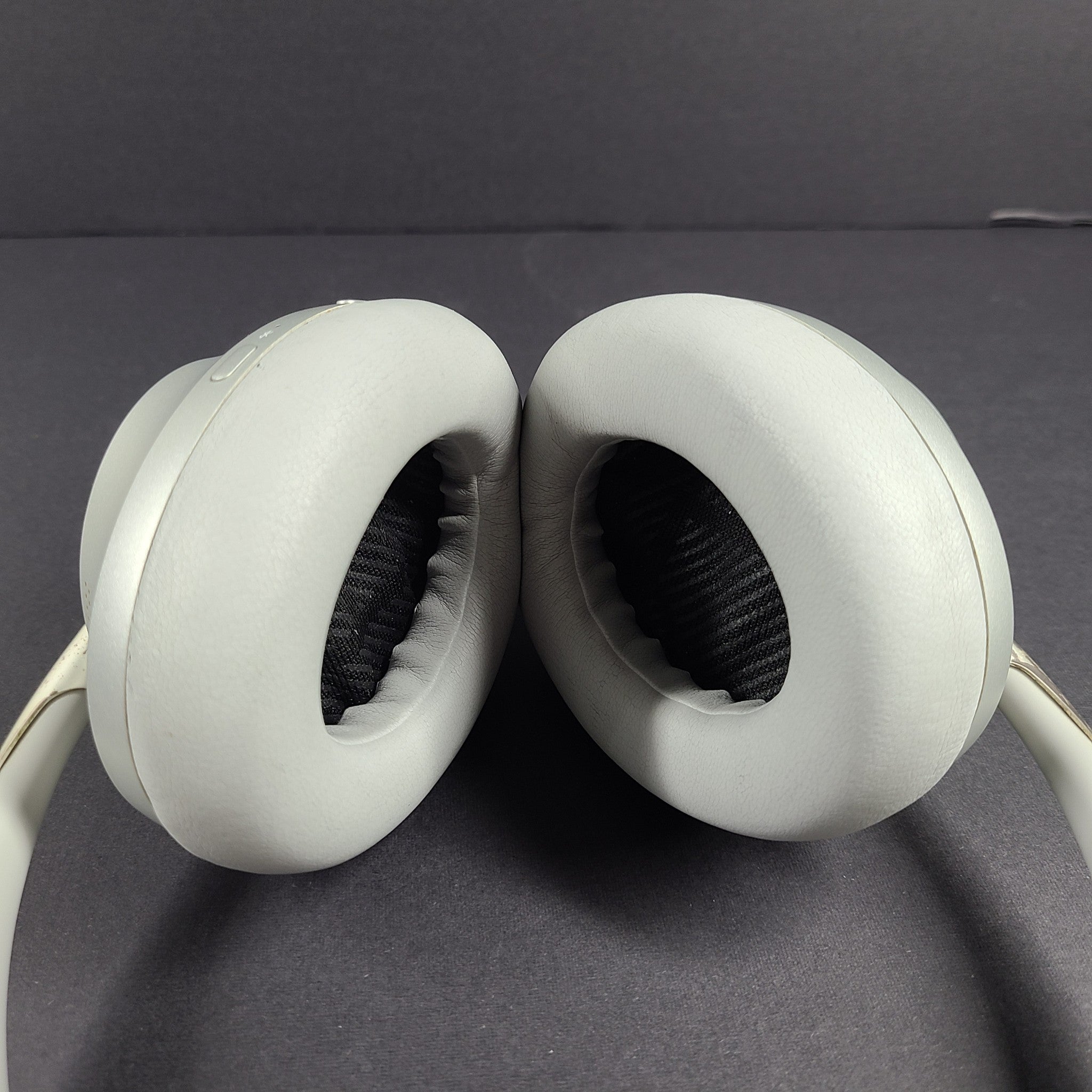 Bose 700 NC700 Over-Ear Noise-Cancelling Bluetooth Wireless Headphones Silver V1