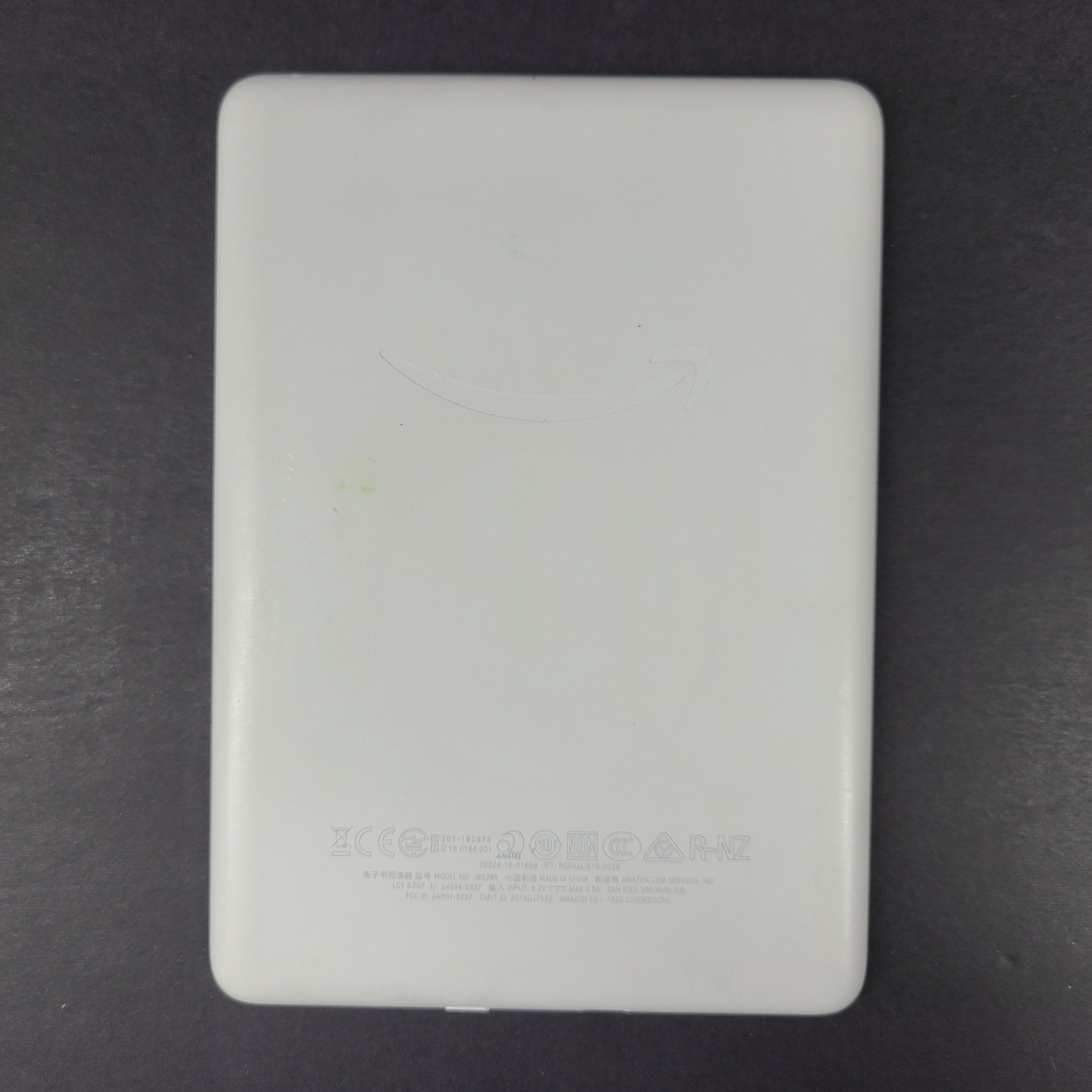 Amazon Kindle 10th Generation 8GB Wi-Fi 6in - White - V1 CORNER