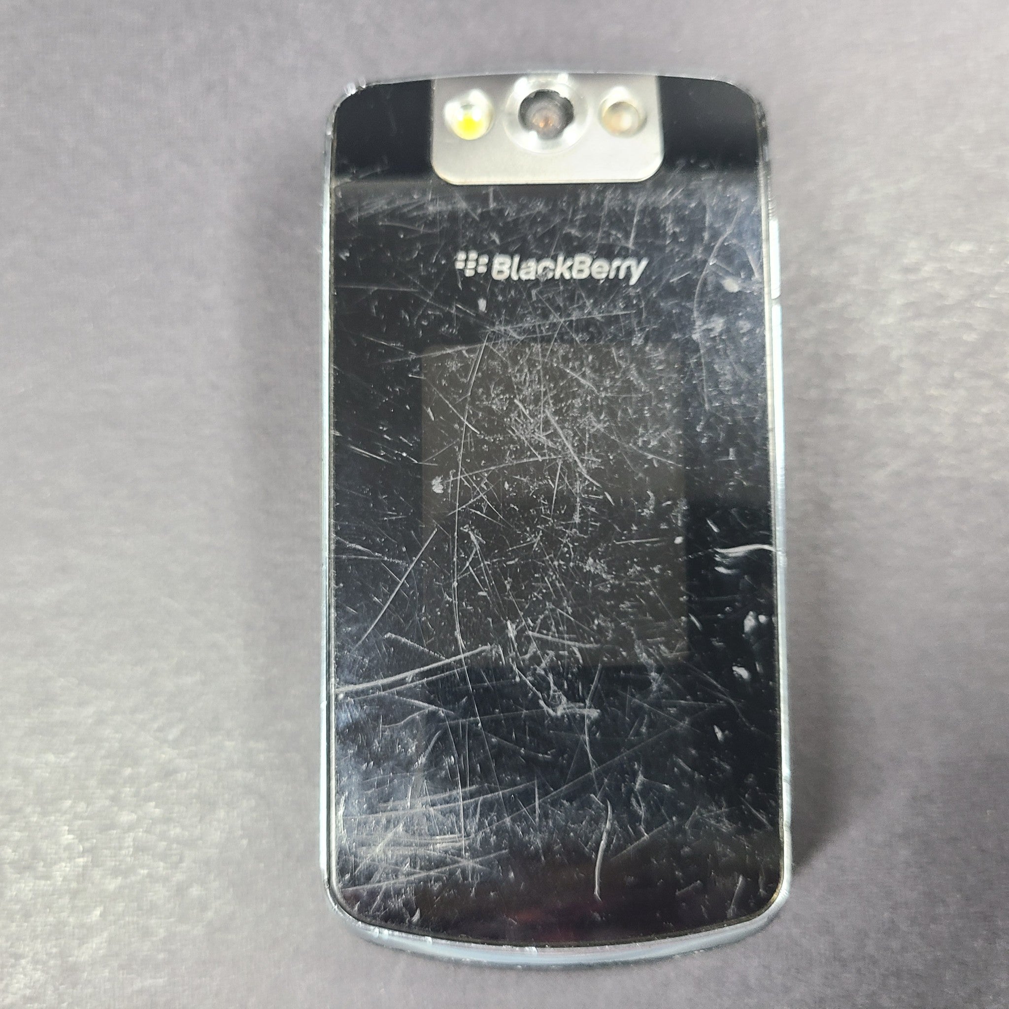 BlackBerry Pearl Flip 8220 75MB Black GSM Rogers Flip Phone - FOR PARTS