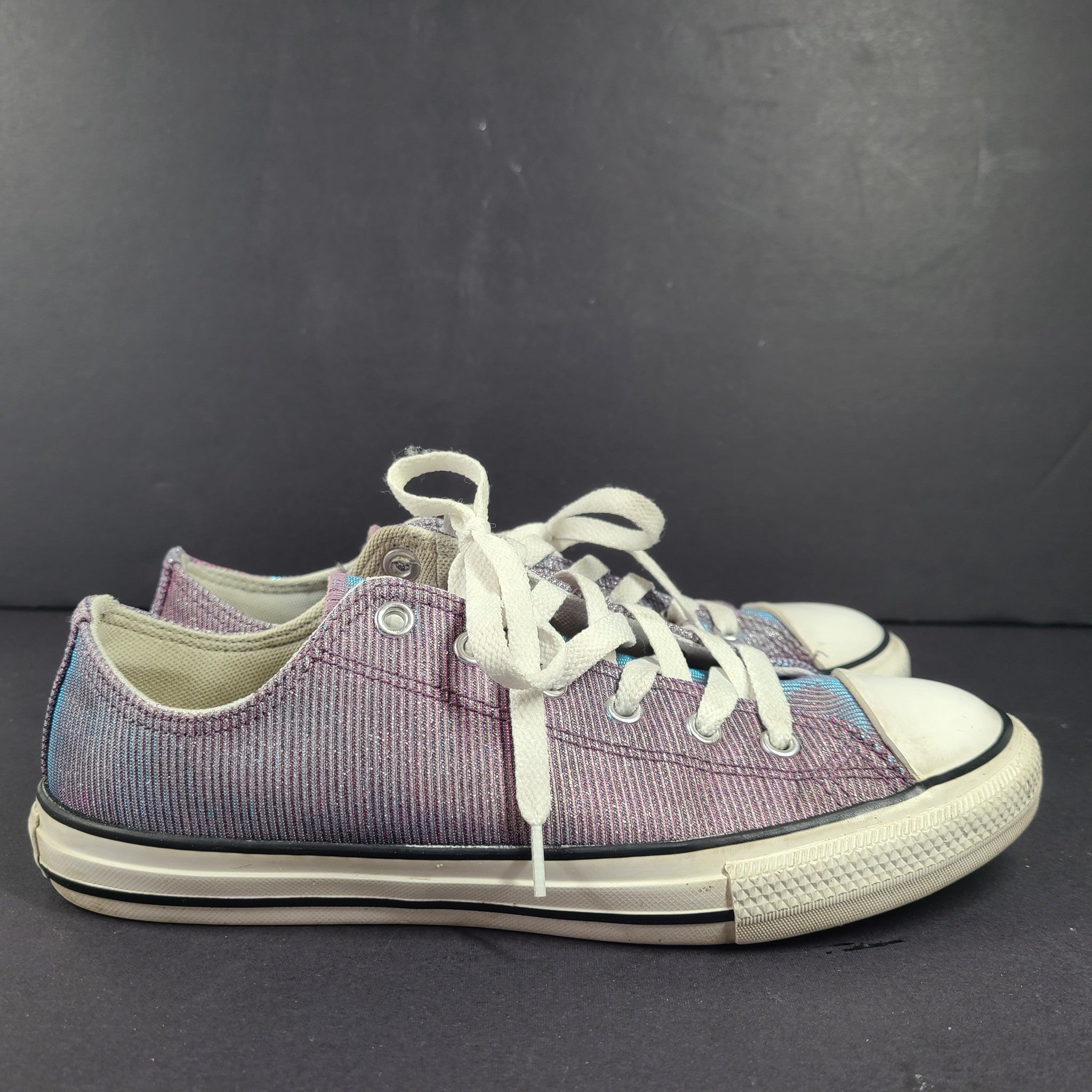 Converse Kids' CTAS OX Purple Low Top Sneakers 665100F Youth Size 5 / EUR 37.5