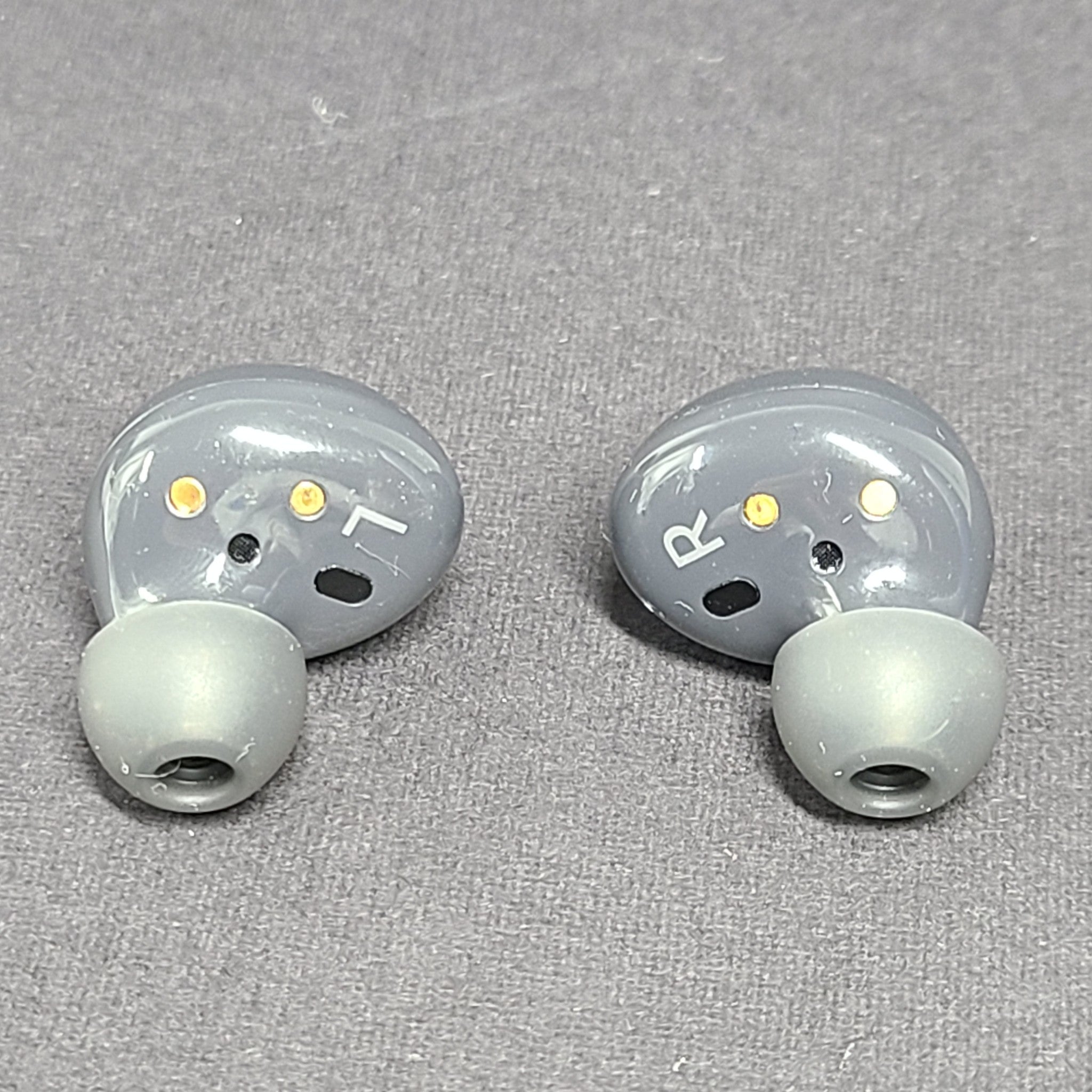Samsung Galaxy Buds 2 SM-R177 Wireless Bluetooth Earbuds w/ Case Black & White