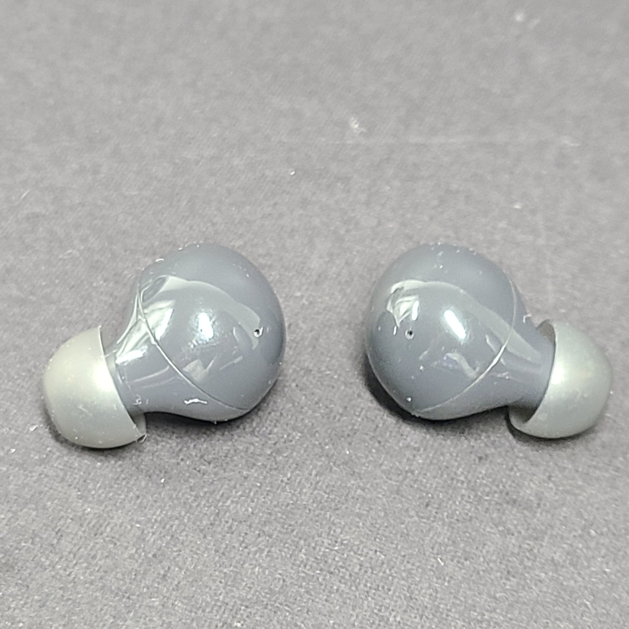 Samsung Galaxy Buds 2 SM-R177 Wireless Bluetooth Earbuds w/ Case Black & White