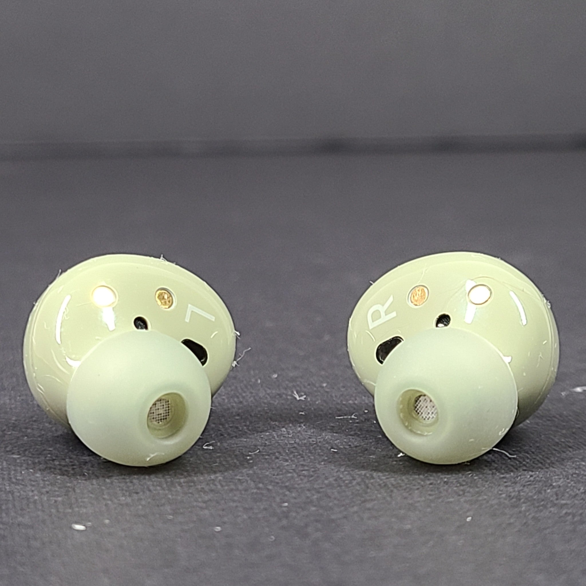 Samsung Galaxy Buds 2 SM-R177 Wireless Bluetooth Earbuds w/ Case - Olive Green