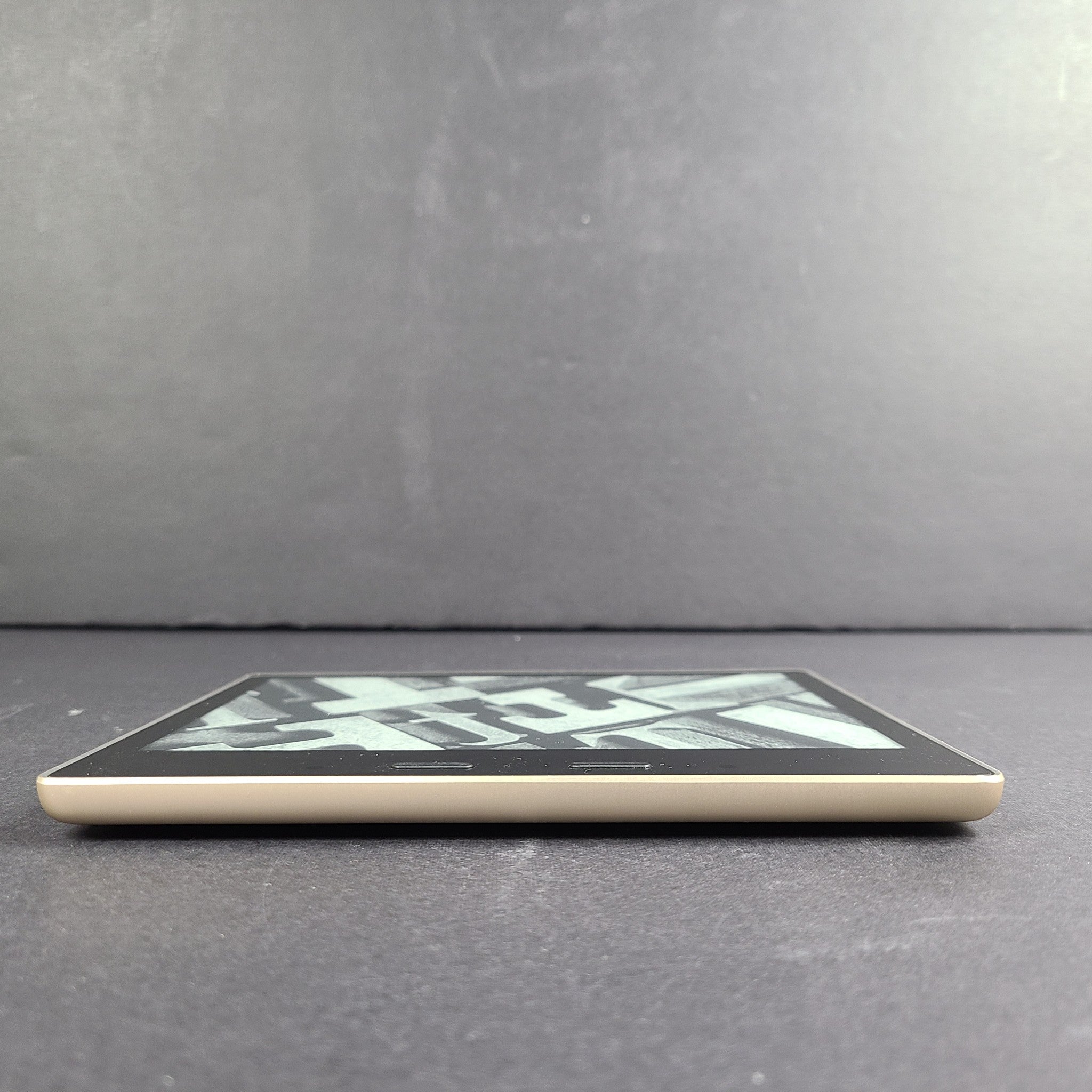 Amazon Kindle Oasis 9th Generation 32GB, Wi-Fi, 7in - Champagne Gold