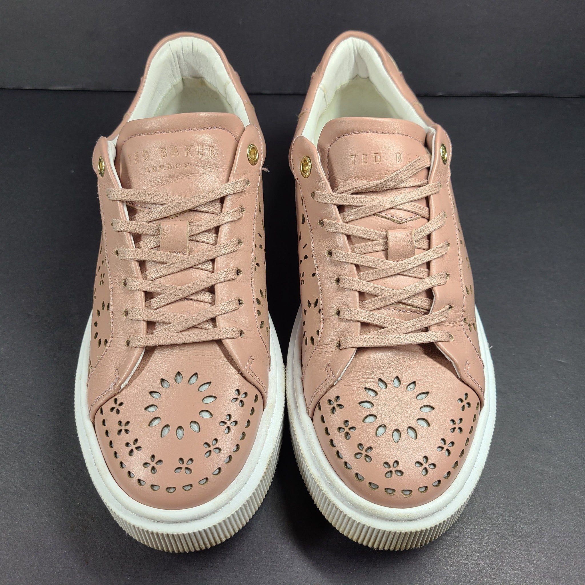 Ted Baker Women's Cwisp Laser Cut Platform Leather Sneakers Dusky Pink Sz 7.5