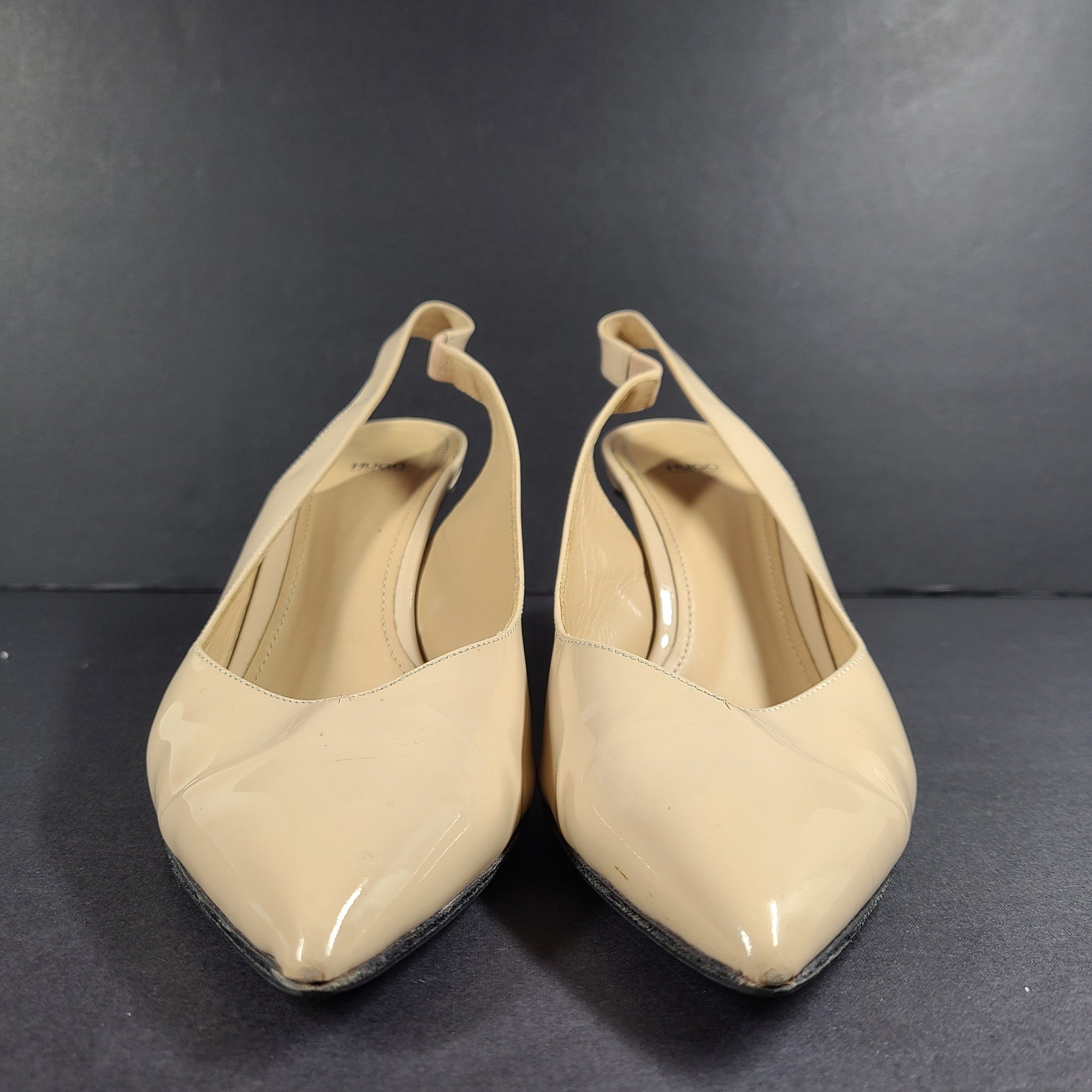Hugo Boss Hellia Patent Leather Nude Beige Slingback Sandals Pointy Toe Sz 9