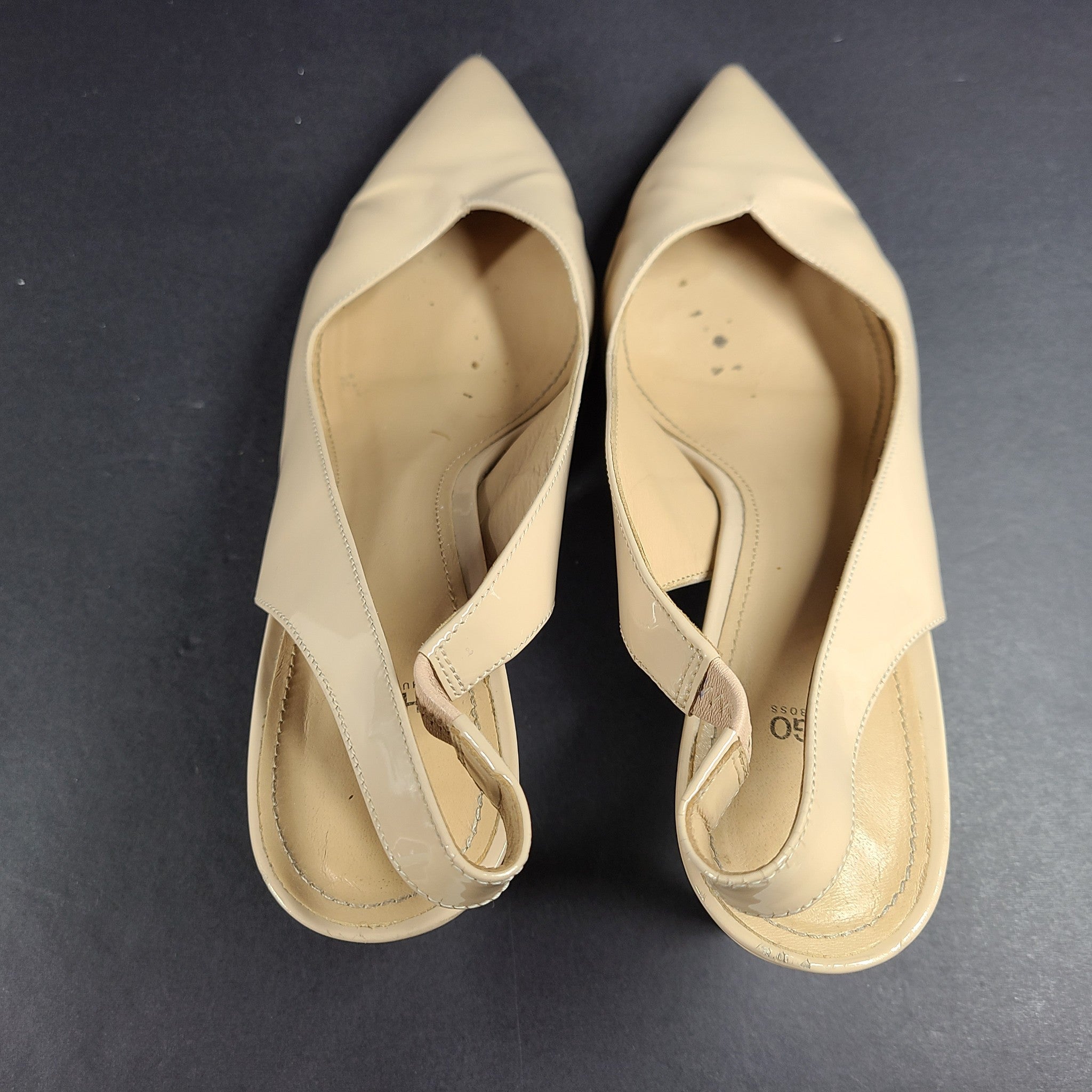 Hugo Boss Hellia Patent Leather Nude Beige Slingback Sandals Pointy Toe Sz 9