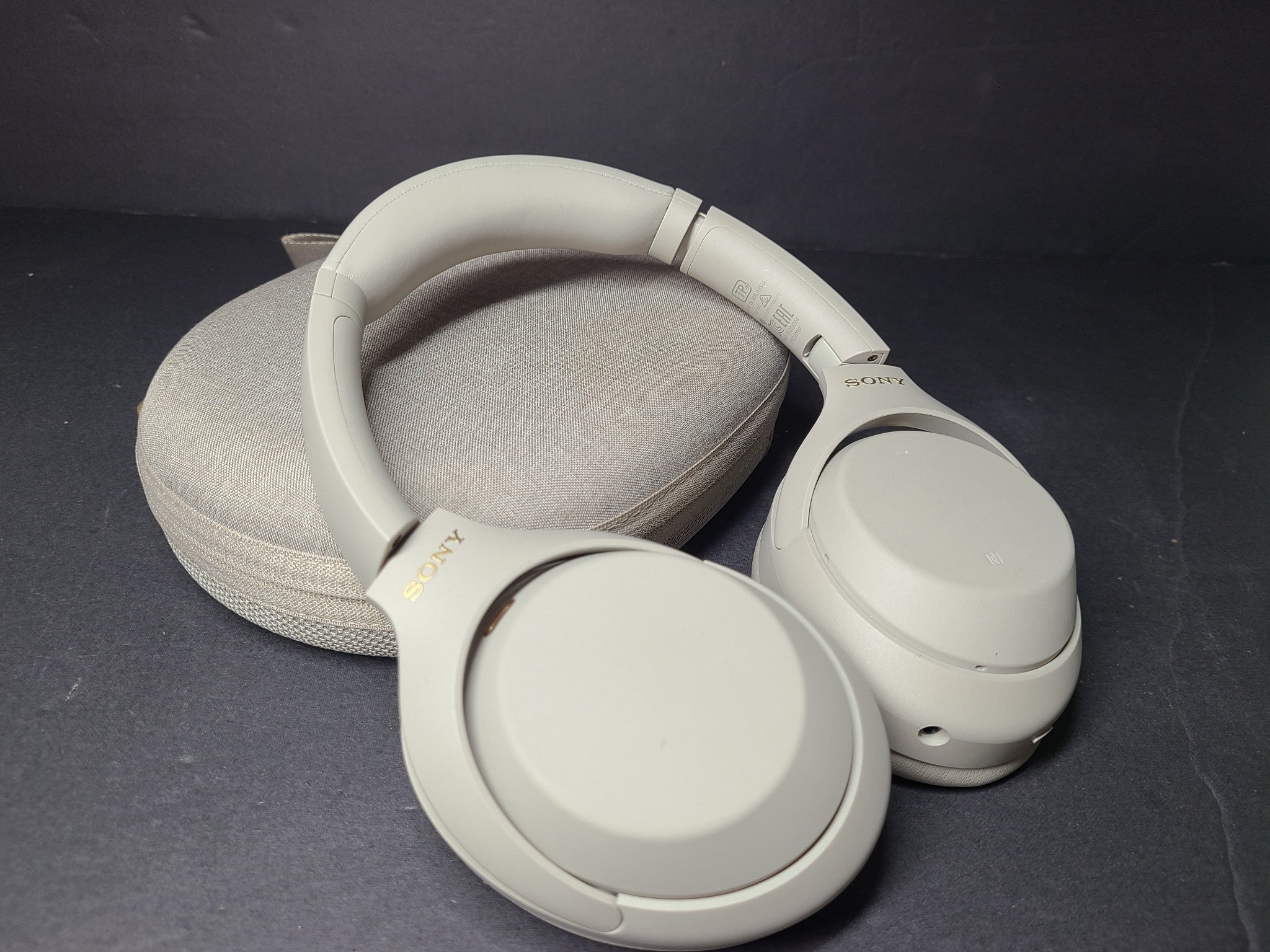 Sony WH-1000XM4 Wireless Over-Ear NC Bluetooth Headphones - Silver GRADE B