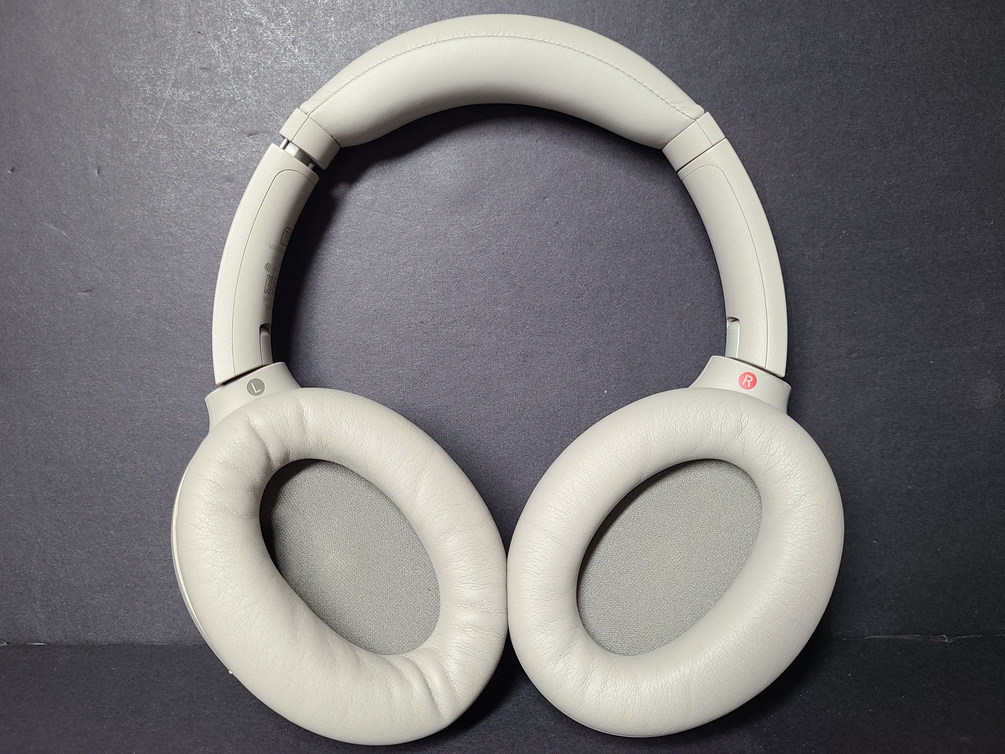 Sony WH-1000XM4 Wireless Over-Ear NC Bluetooth Headphones - Silver GRADE B