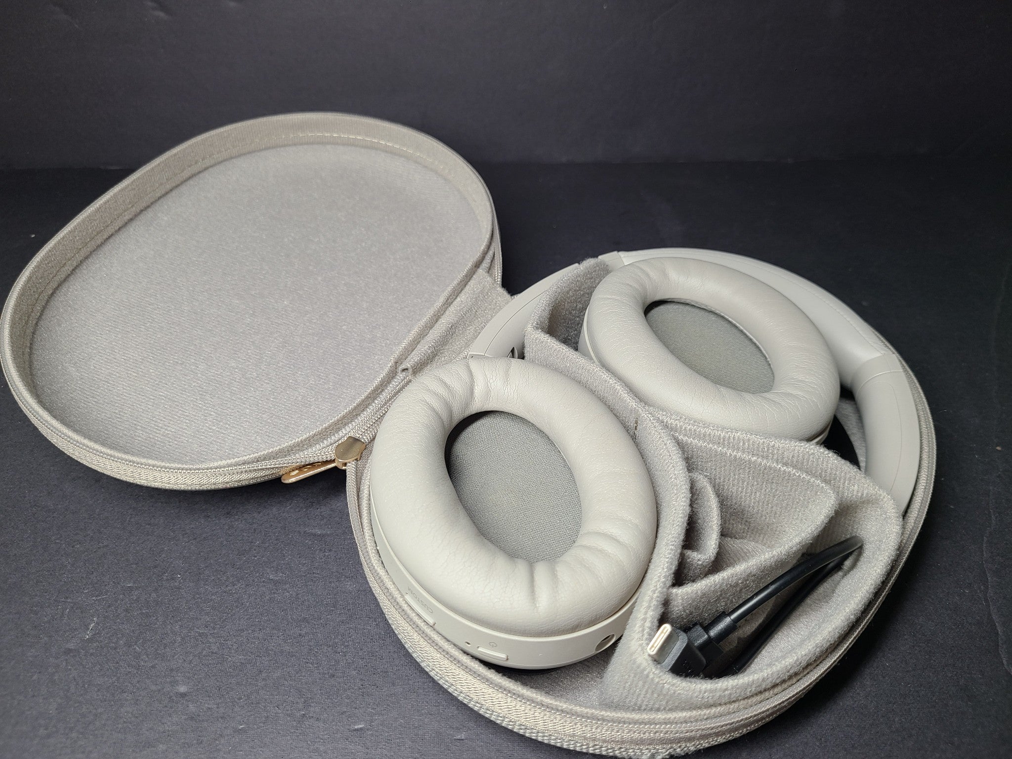 Sony WH-1000XM4 Wireless Over-Ear NC Bluetooth Headphones - Silver GRADE B