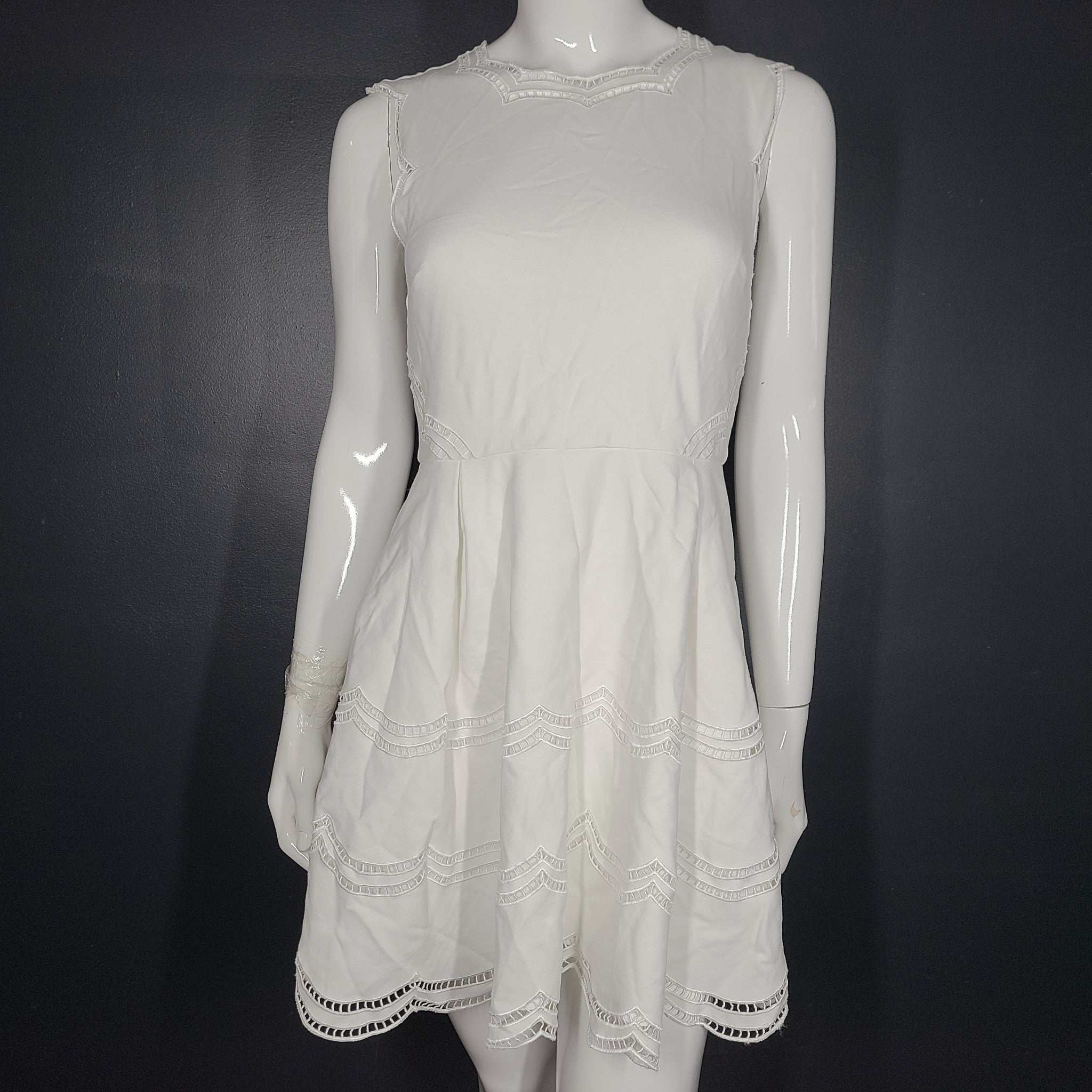 Ted Baker Cammey Scalloped Skater Dress Fit & Flare Embroidered White US6 /Ted 2
