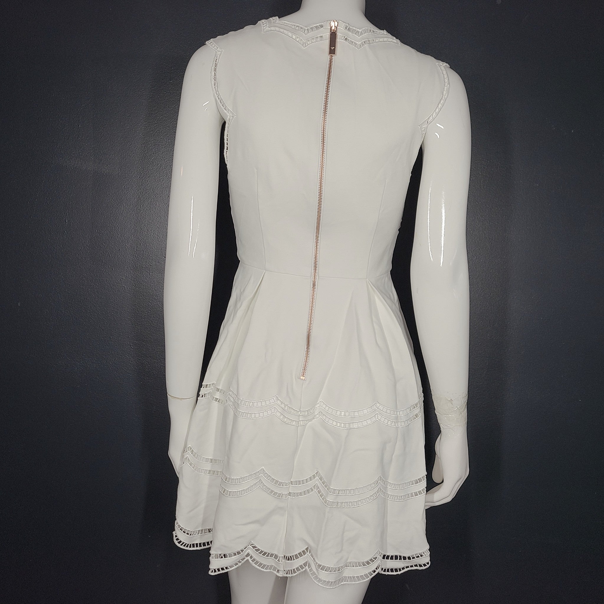 Ted Baker Cammey Scalloped Skater Dress Fit & Flare Embroidered White US6 /Ted 2