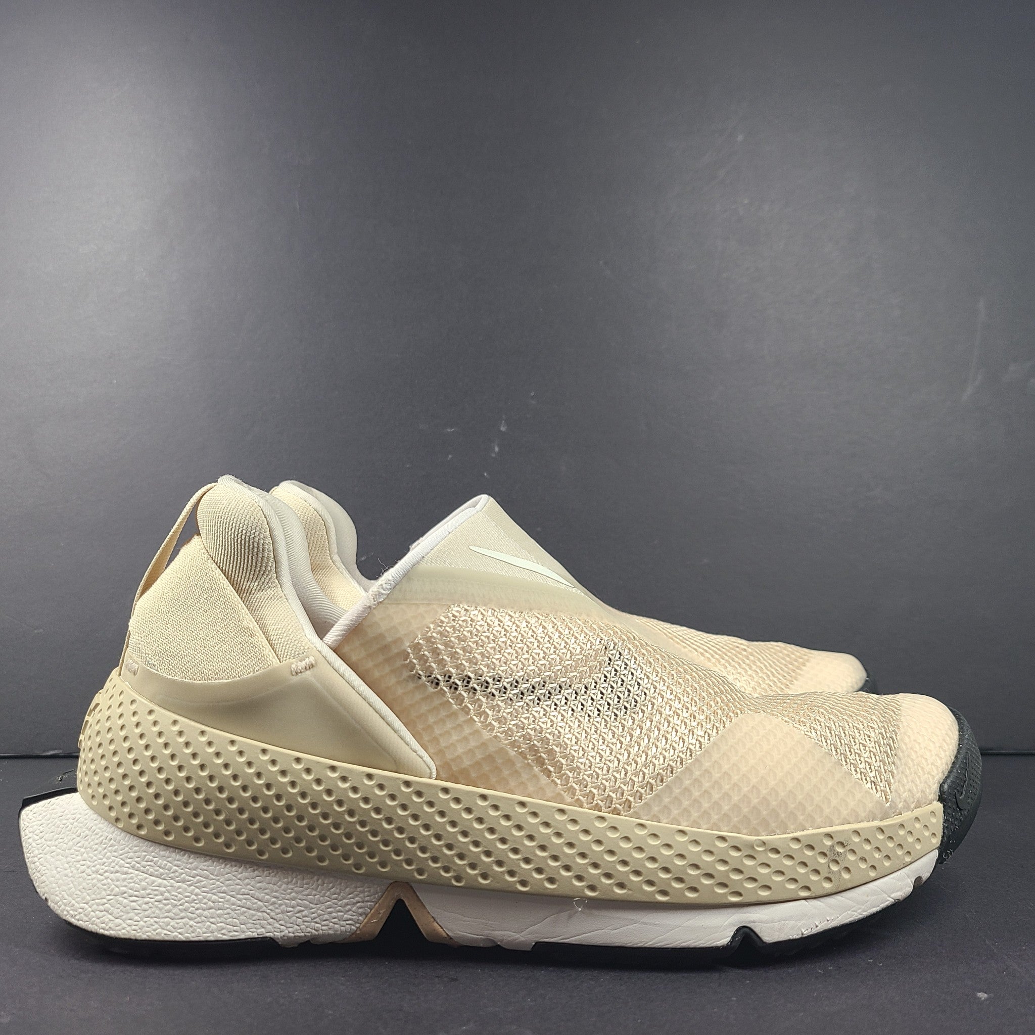 Nike Women's Go FlyEase Sanddrift Sneakers Shoes DR5540-103 Beige Sz 7