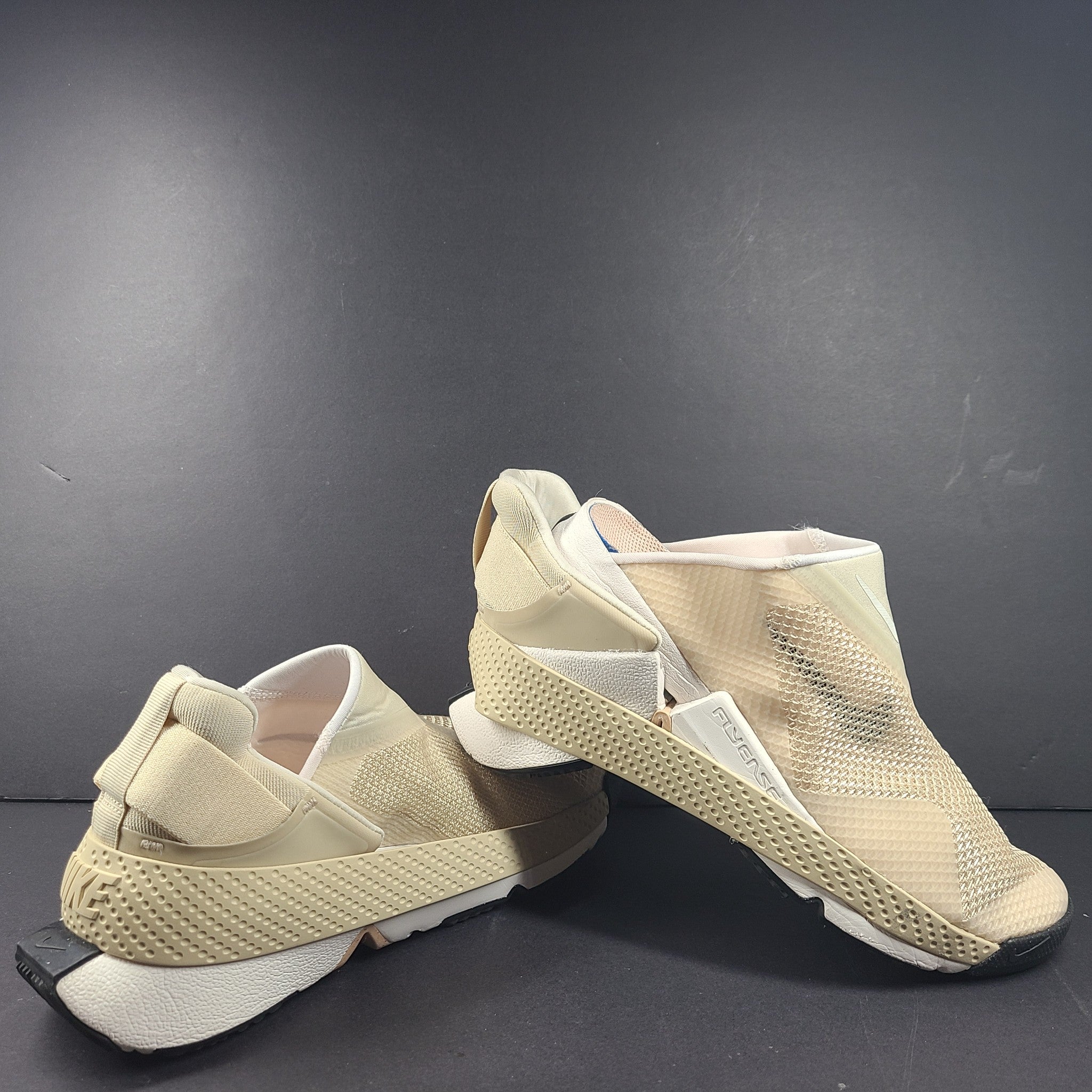 Nike Women's Go FlyEase Sanddrift Sneakers Shoes DR5540-103 Beige Sz 7
