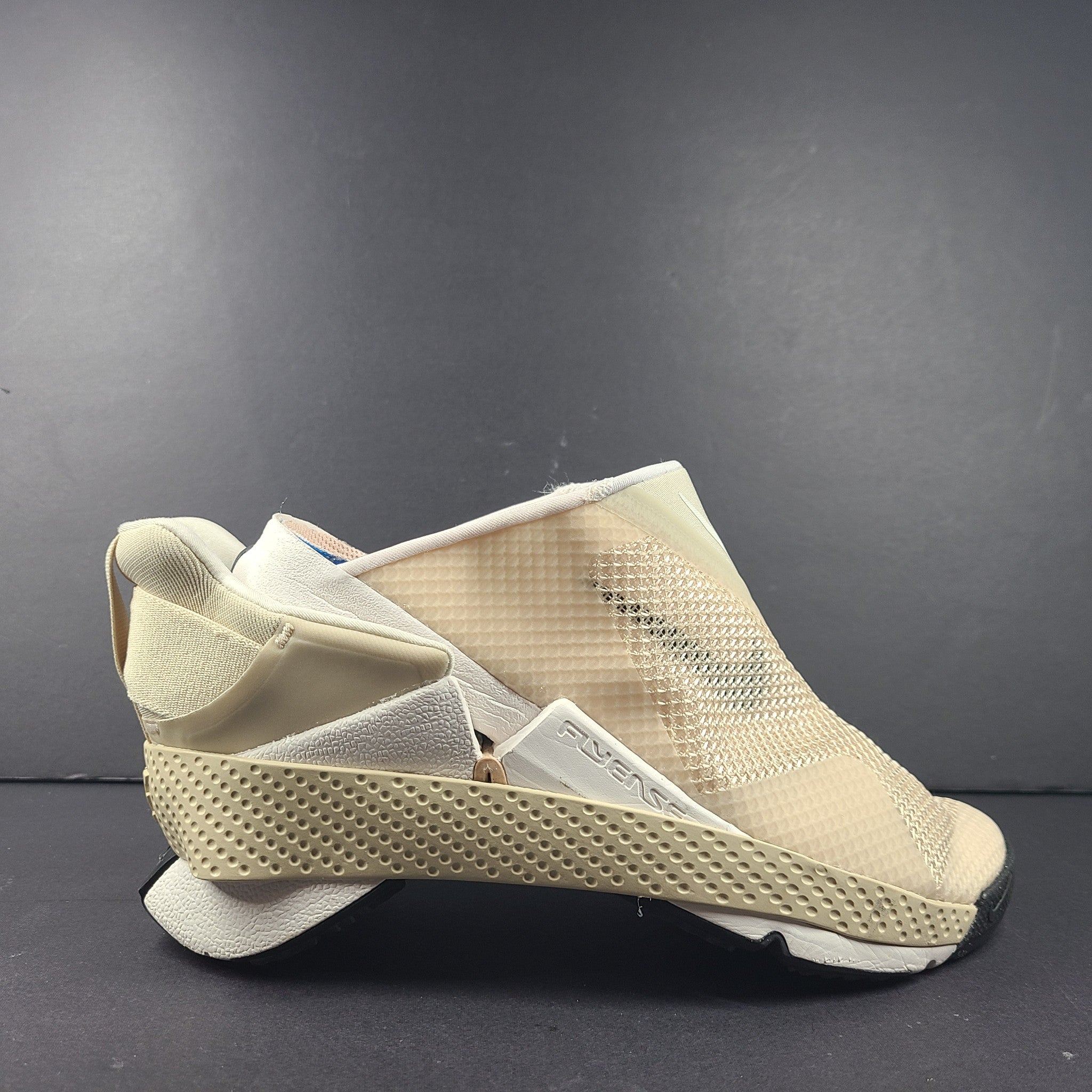 Nike Women's Go FlyEase Sanddrift Sneakers Shoes DR5540-103 Beige Sz 7