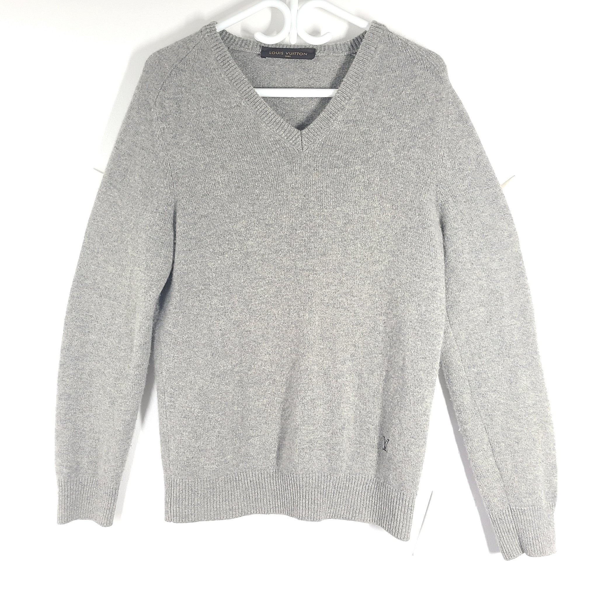 Louis Vuitton Men's Pure Cashmere V Neck Sweater Soft Made in Italy Gray Sz S