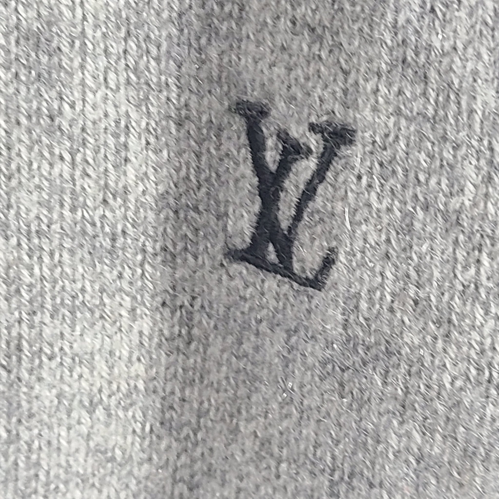Louis Vuitton Men's Pure Cashmere V Neck Sweater Soft Made in Italy Gray Sz S