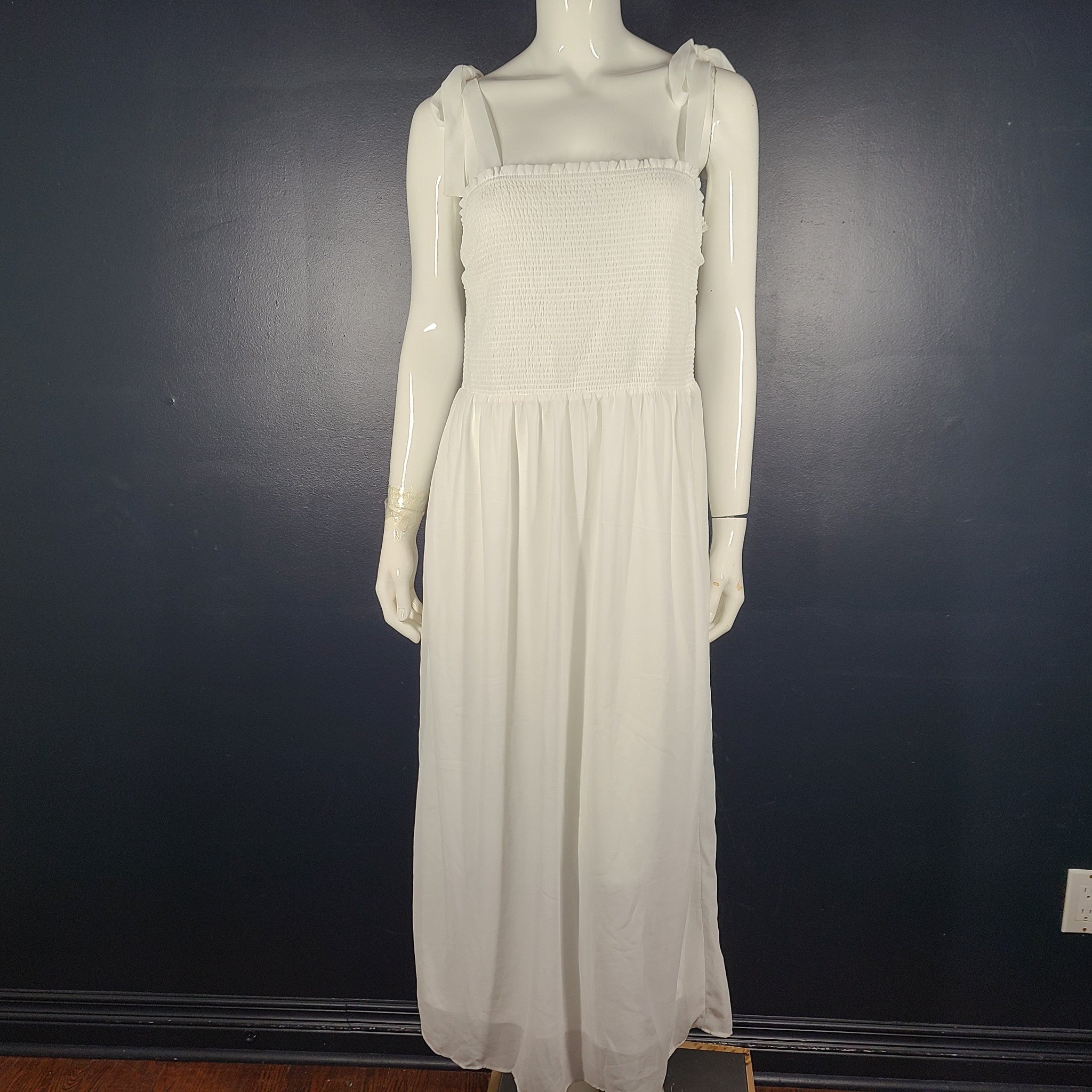 Dex Tie-Strap Smocked Maxi Dress Light Flowy Breathable Romantic White Sz M