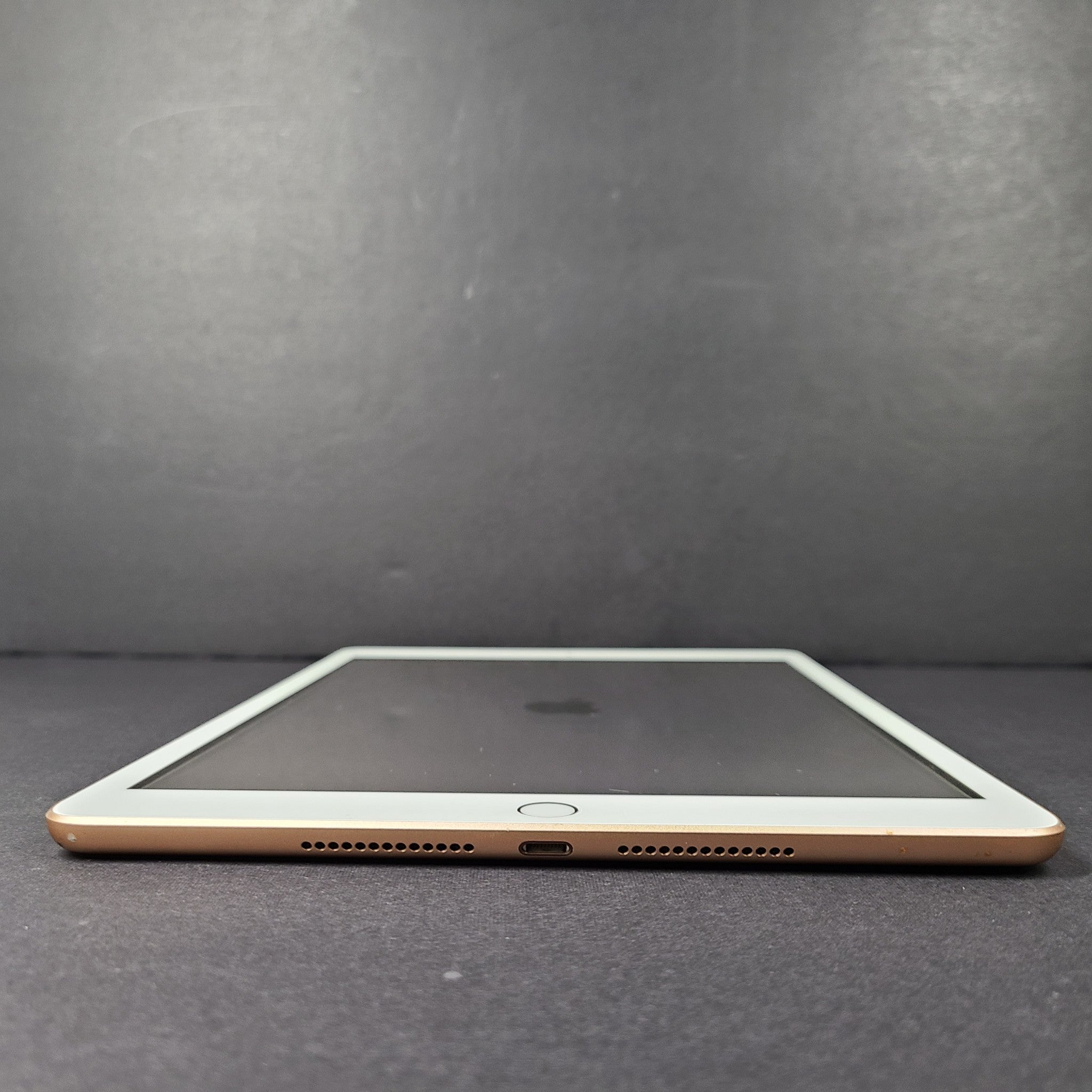 Apple iPad 8th Gen. 32GB, Wi-Fi + 4G (Unlocked), 10.2 in - Rose Gold