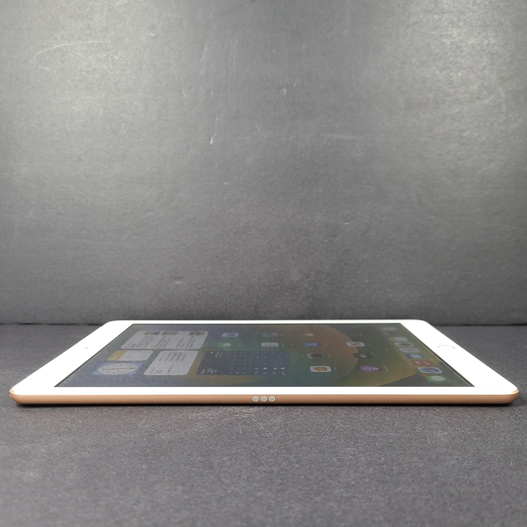 Apple iPad 8th Gen. 32GB, Wi-Fi + 4G (Unlocked), 10.2 in - Rose Gold