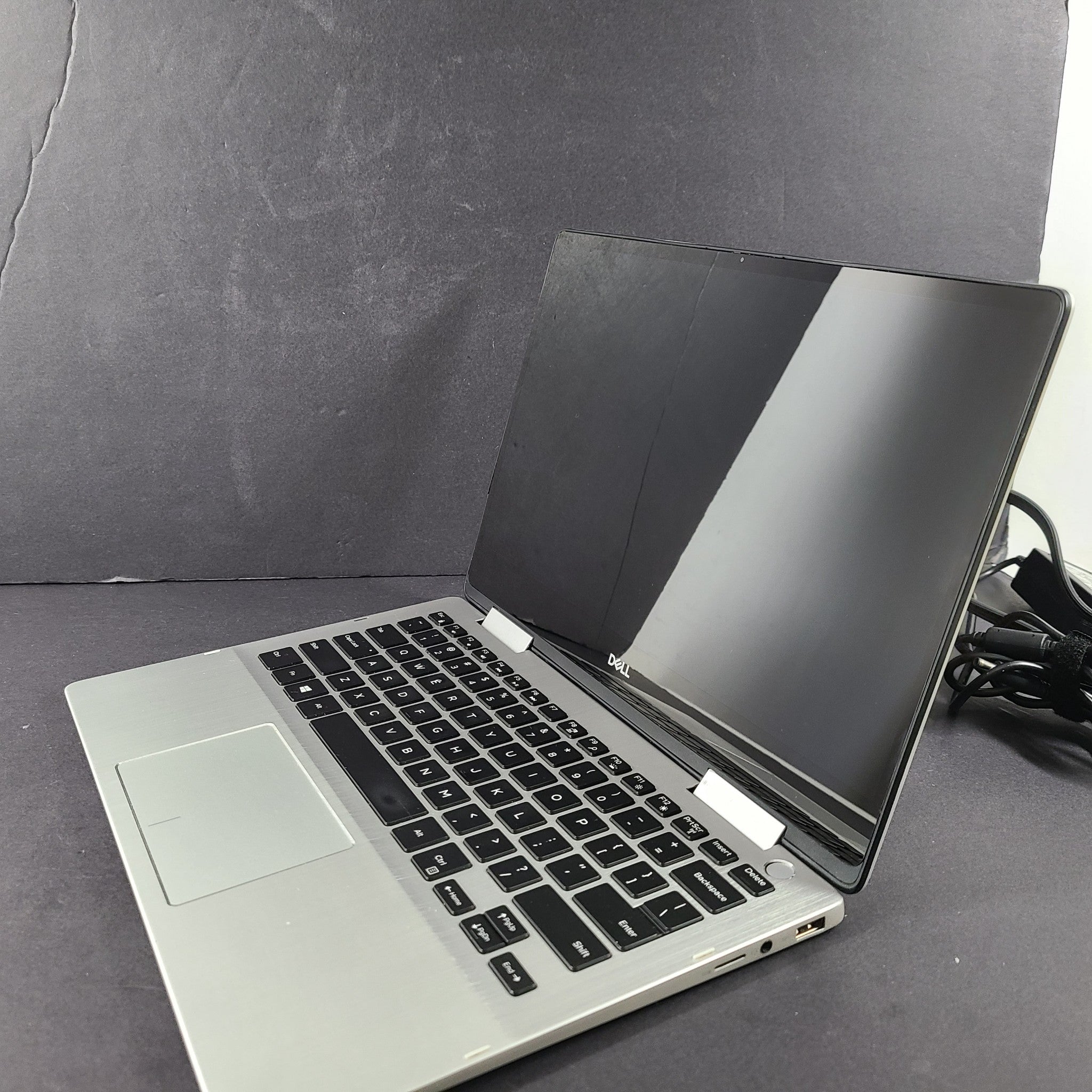 Dell Inspiron 13" Intel Core i5-8265U 1.60GHz 8GB 256GB Silver Laptop READ