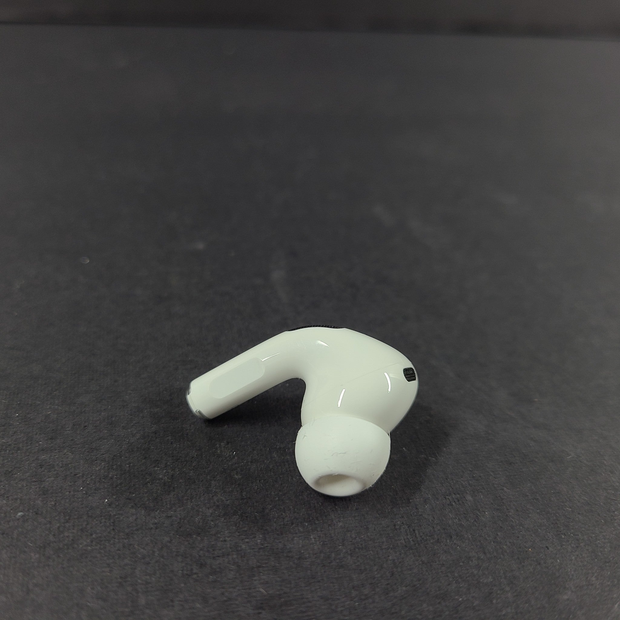 Apple AirPods Pro 2nd Gen Right Side Only A3047 AirPod from USB-C Case VN