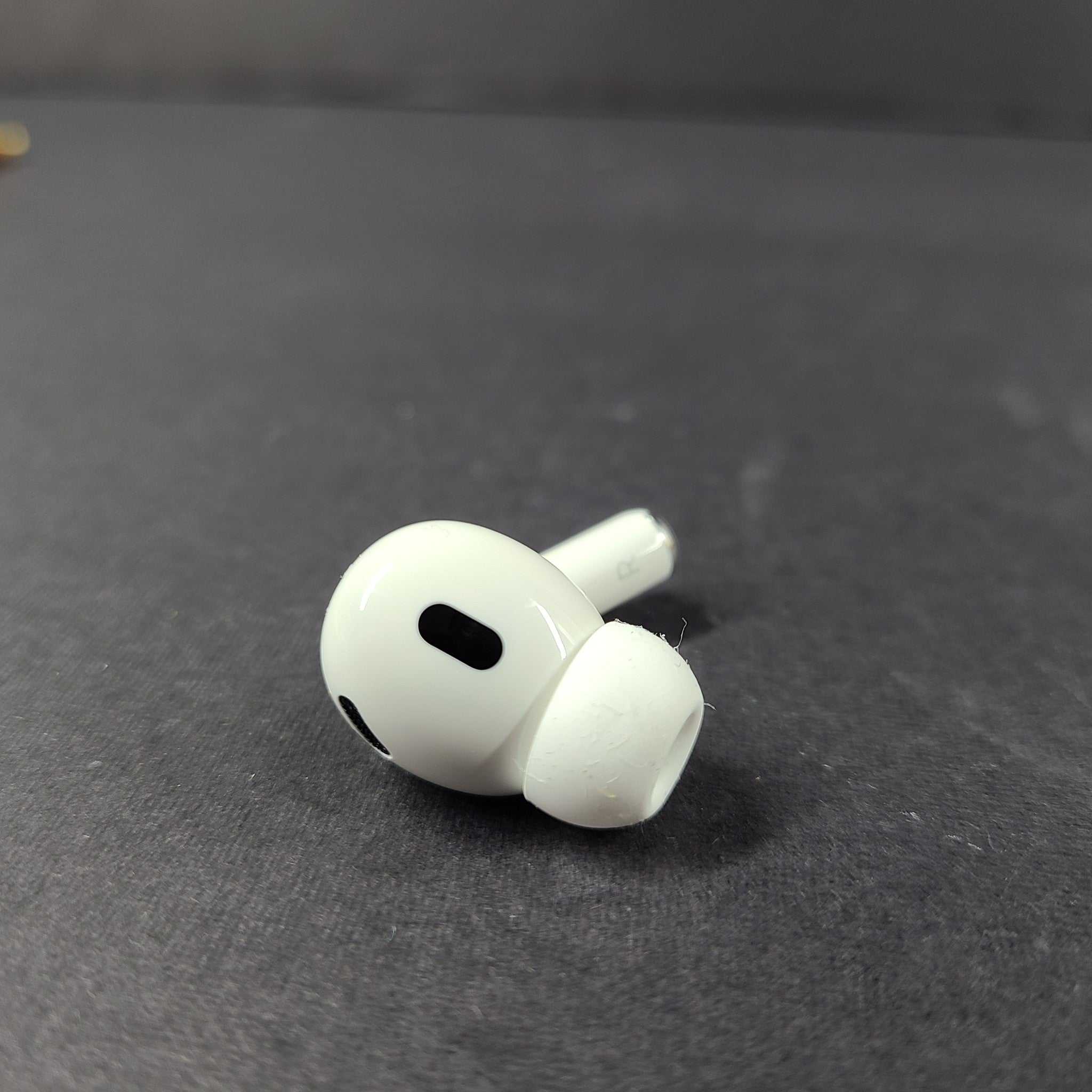 Apple AirPods Pro 2nd Gen Right Side Only A3047 AirPod from USB-C Case VN