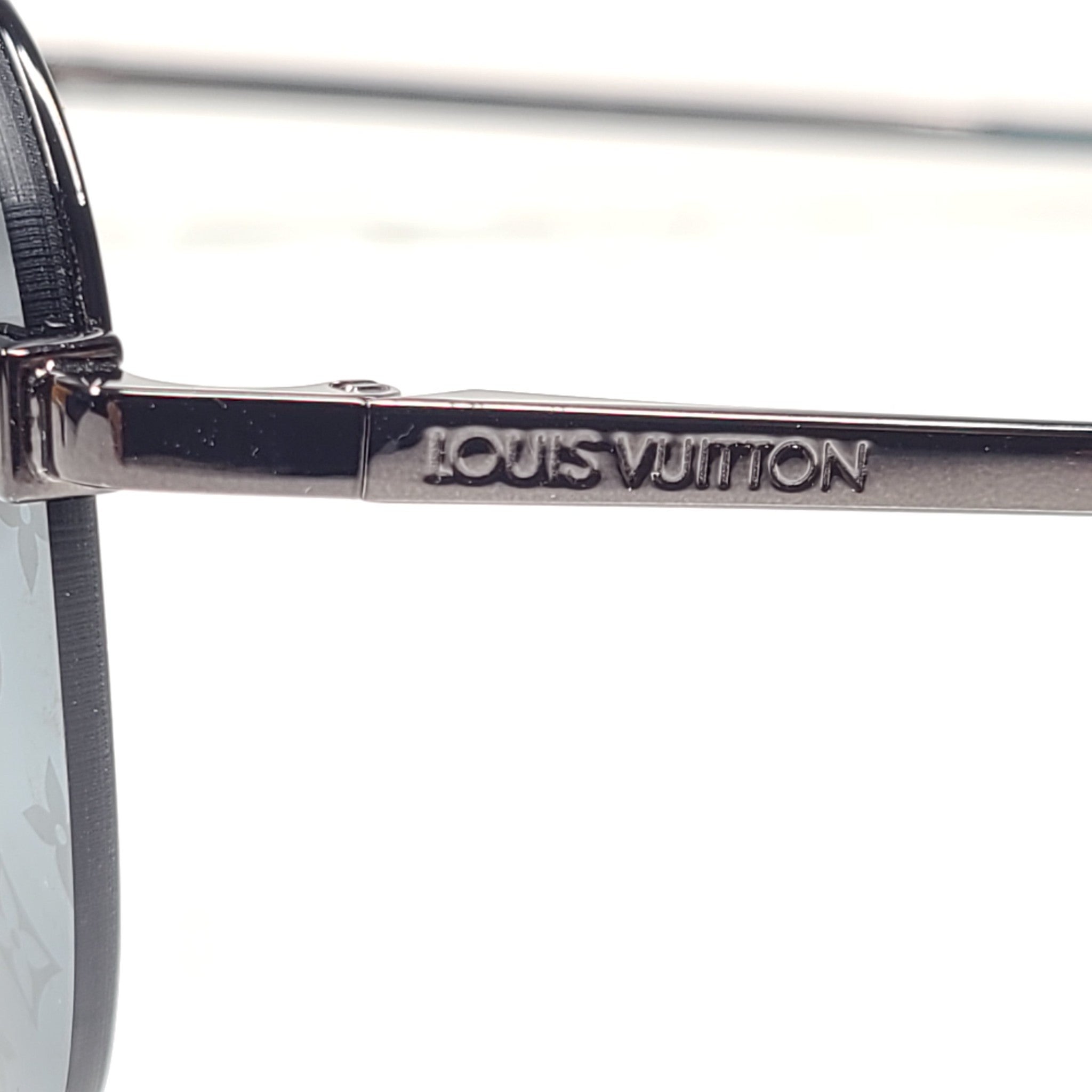 Louis Vuitton Men's Clockwise Sunglasses Dark Gun Monogram Z1019E Aviator NEW