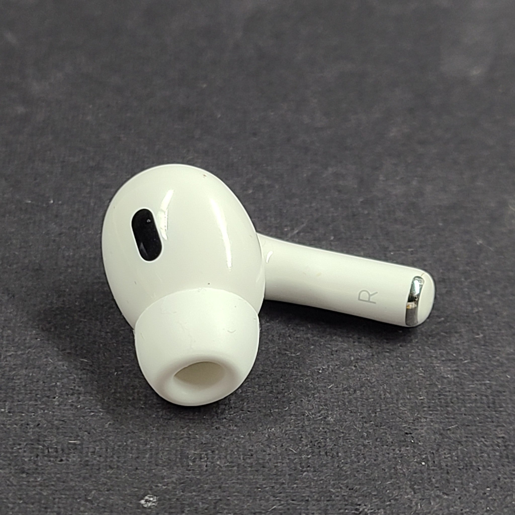 Genuine Apple AirPods Pro 2nd Gen. A2698 Lightning RIGHT SIDE ONLY AirPod CN
