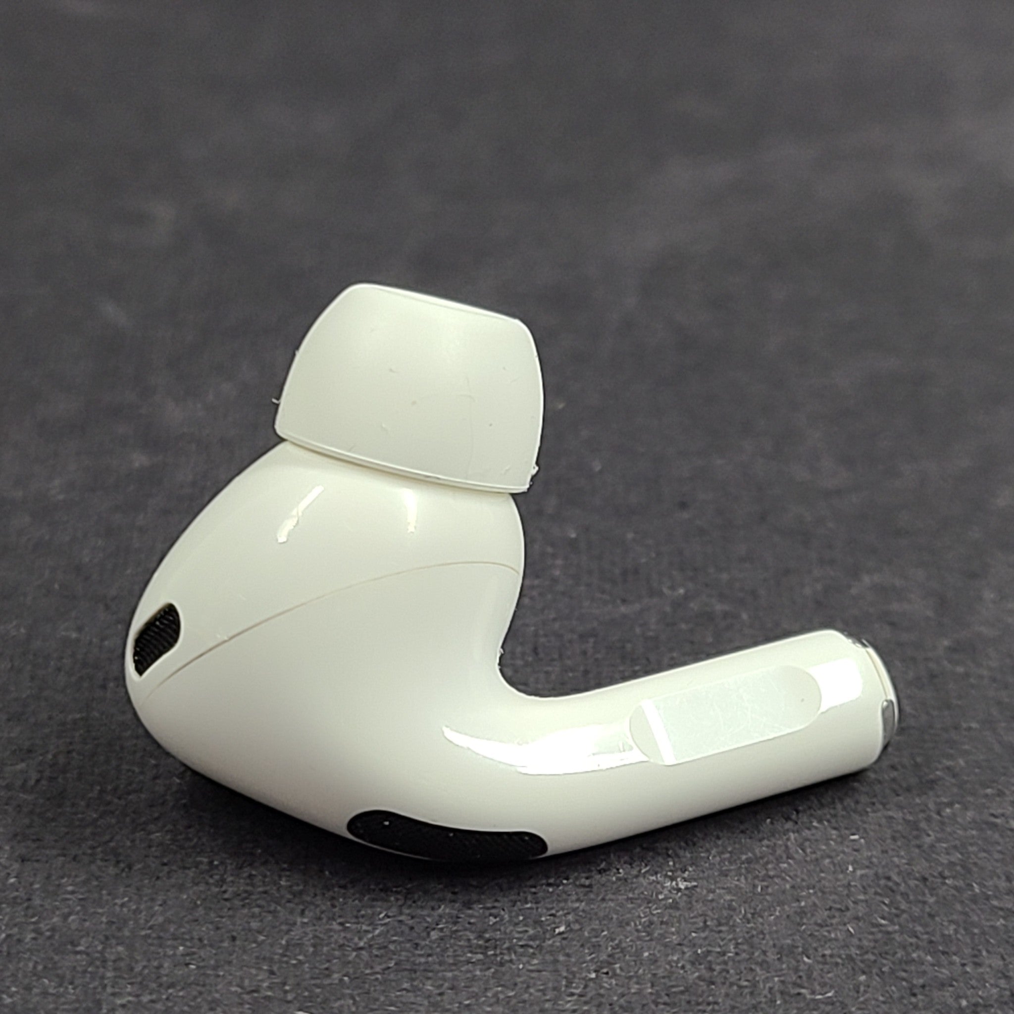 Genuine Apple AirPods Pro OEM 2nd Gen. A2698 Lightning RIGHT SIDE ONLY CN