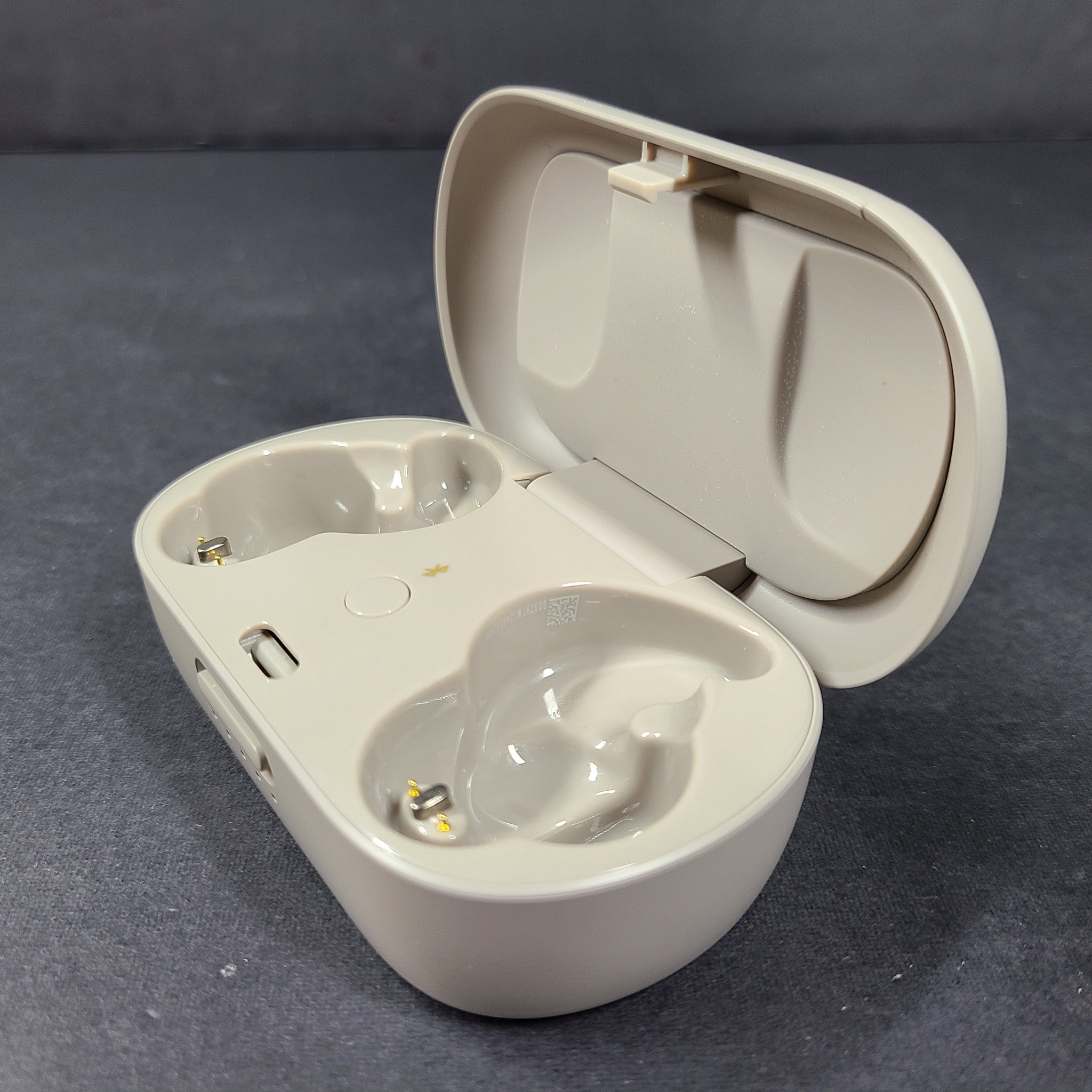 Bose QuietComfort Charging Case Spare for Earbuds CASE ONLY - BEIGE BROWN 429708