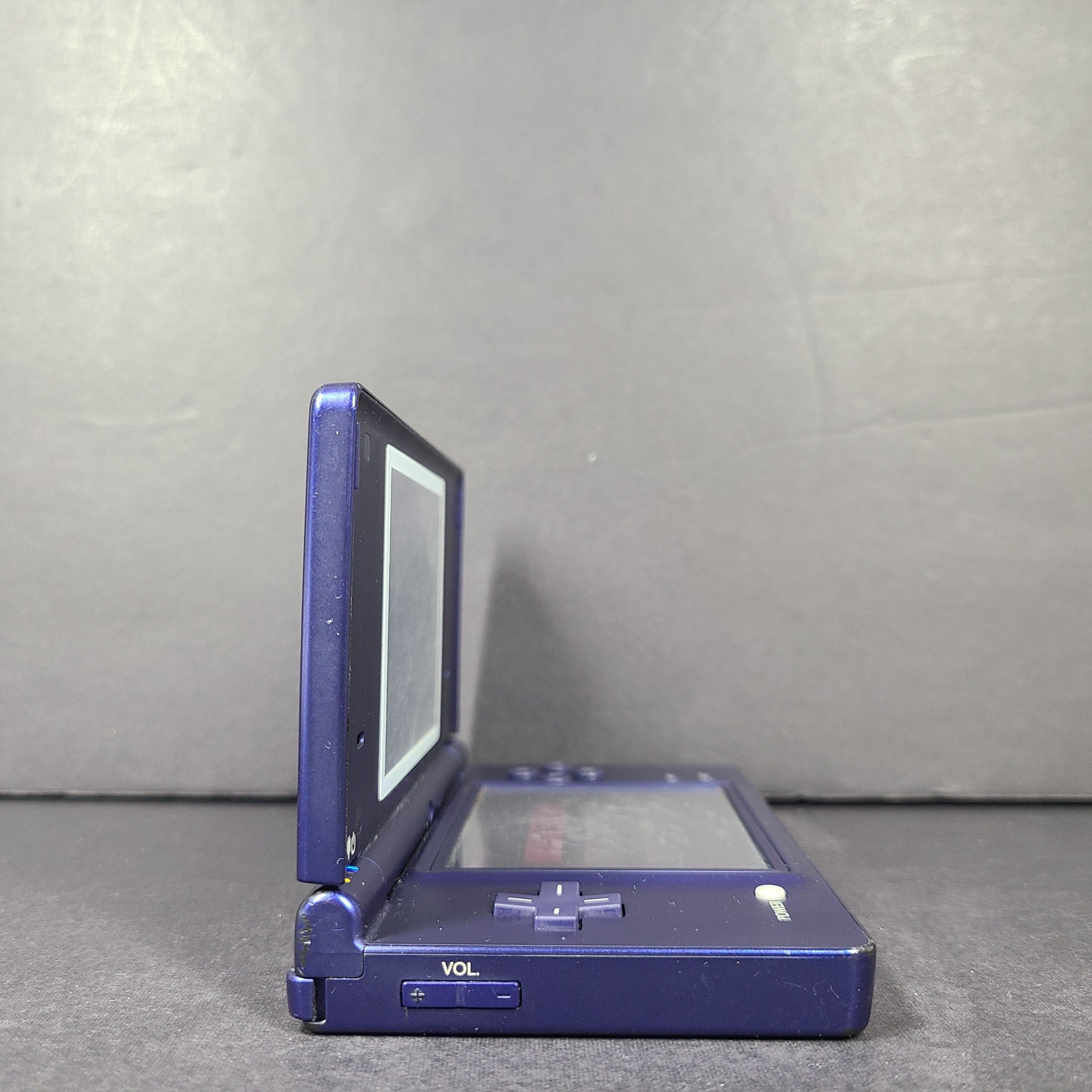 Nintendo DSi TWL-001 Blue Handheld Gaming System Console - No stylus