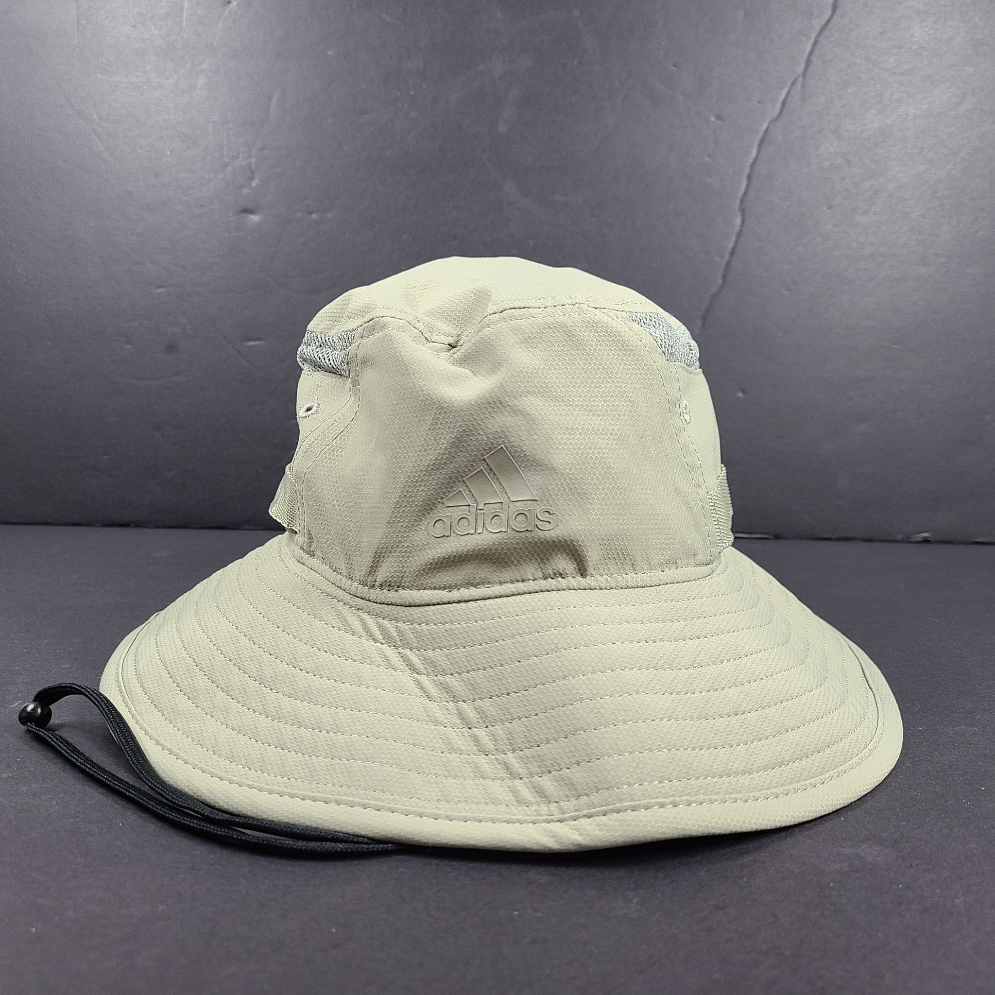 adidas Men's Aeroready Victory III Bucket Hat Polyester Feather Gray Size S/M