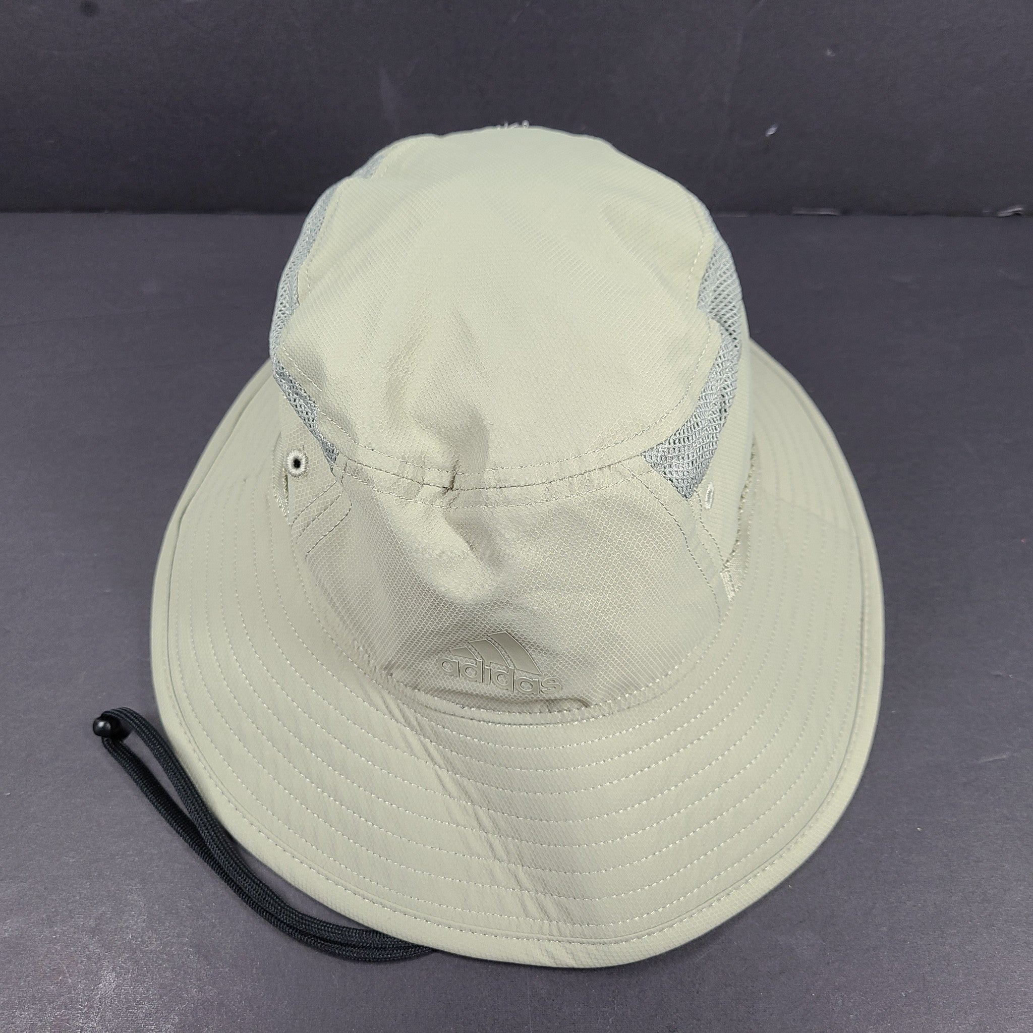 adidas Men's Aeroready Victory III Bucket Hat Polyester Feather Gray Size S/M