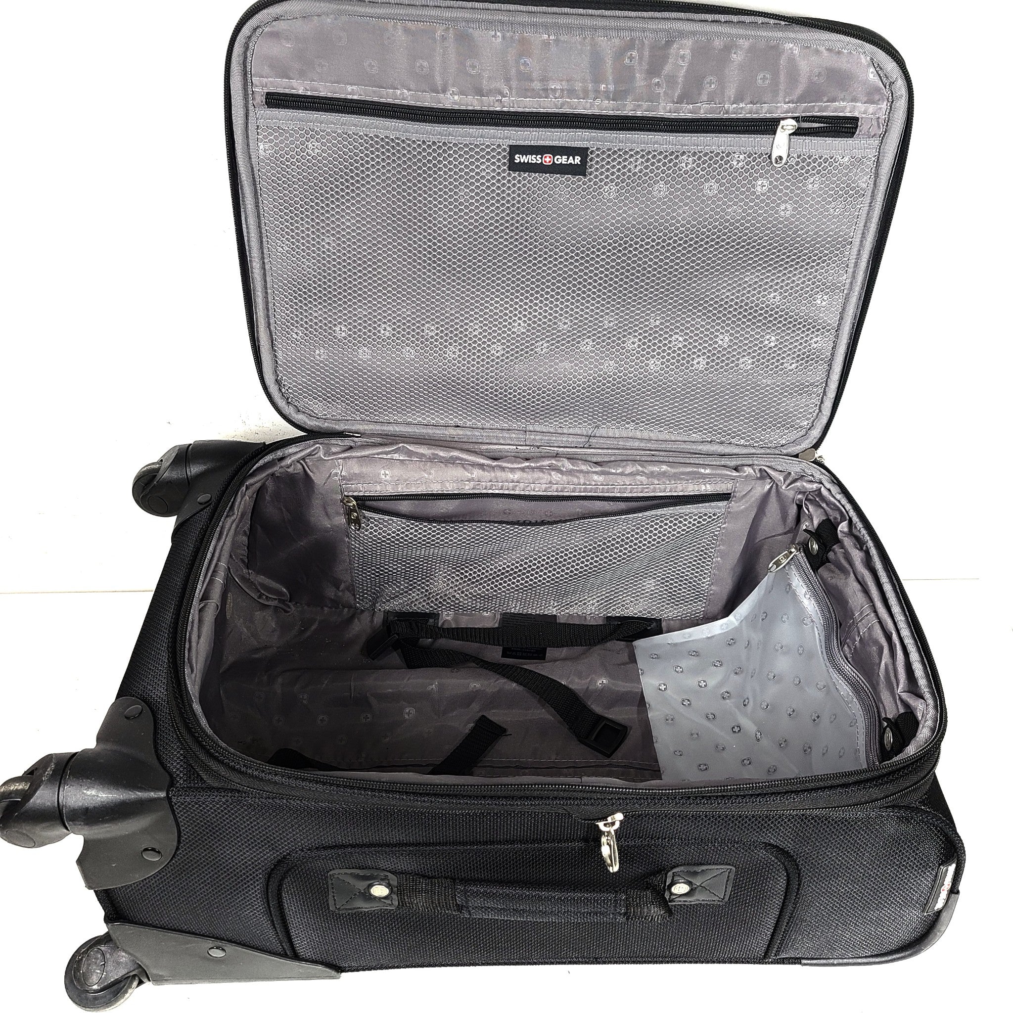 Swissgear Sion 21" Expandable Carry On Spinner Luggage Softshell Black