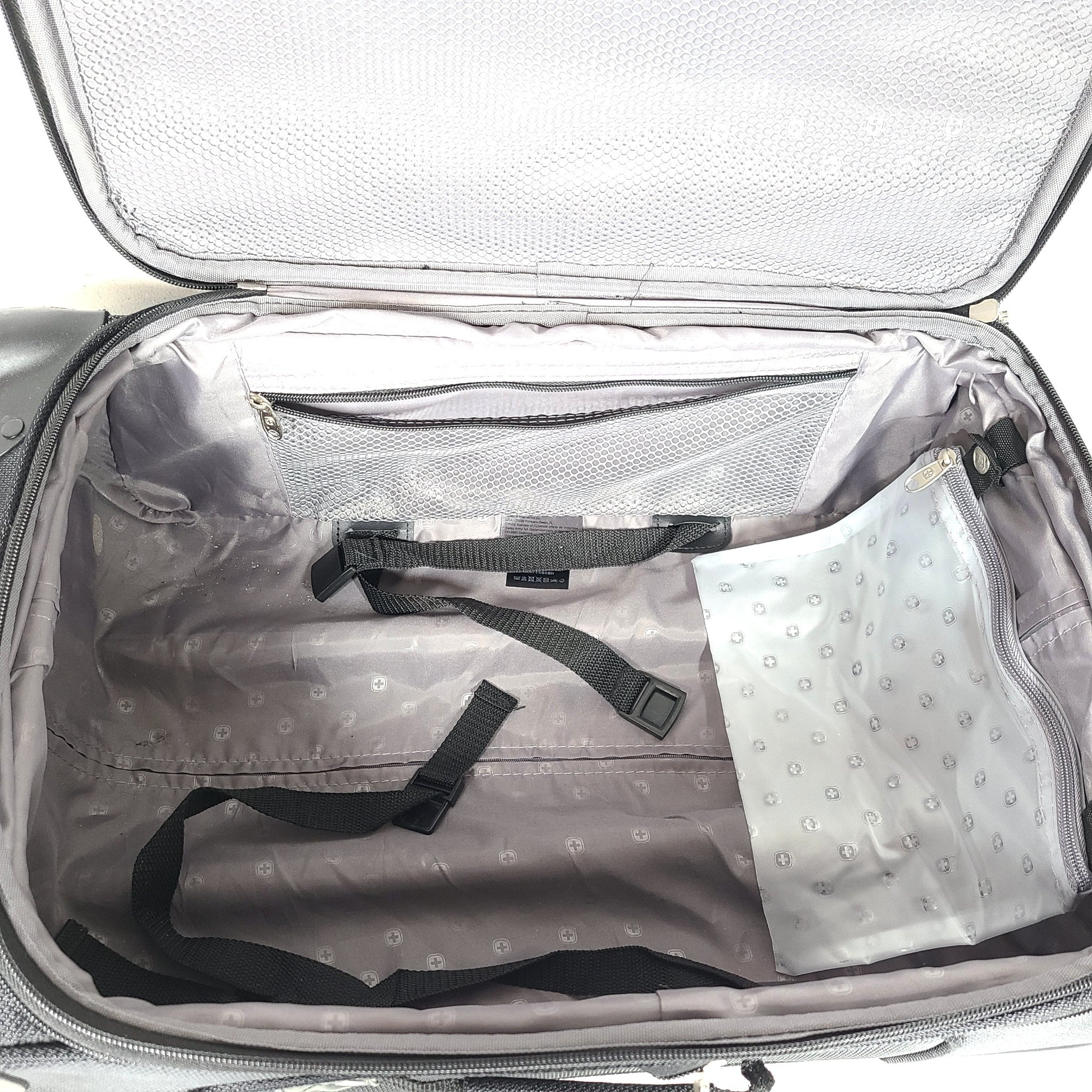 Swissgear Sion 21" Expandable Carry On Spinner Luggage Softshell Black