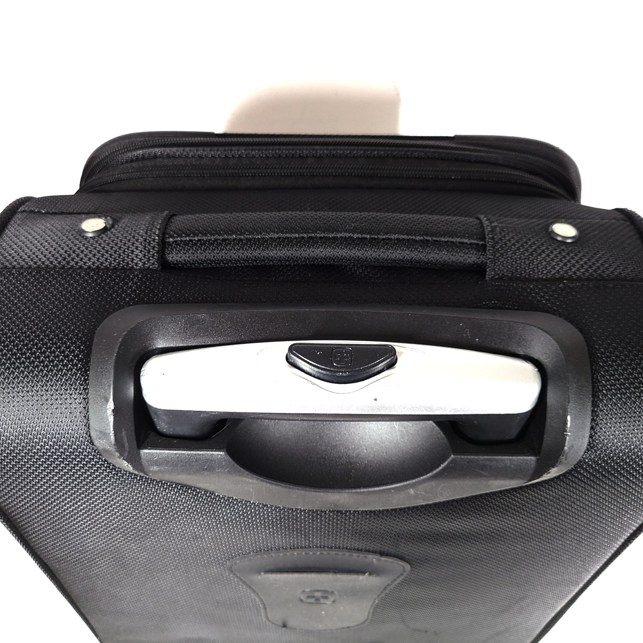 Swissgear Sion 21" Expandable Carry On Spinner Luggage Softshell Black