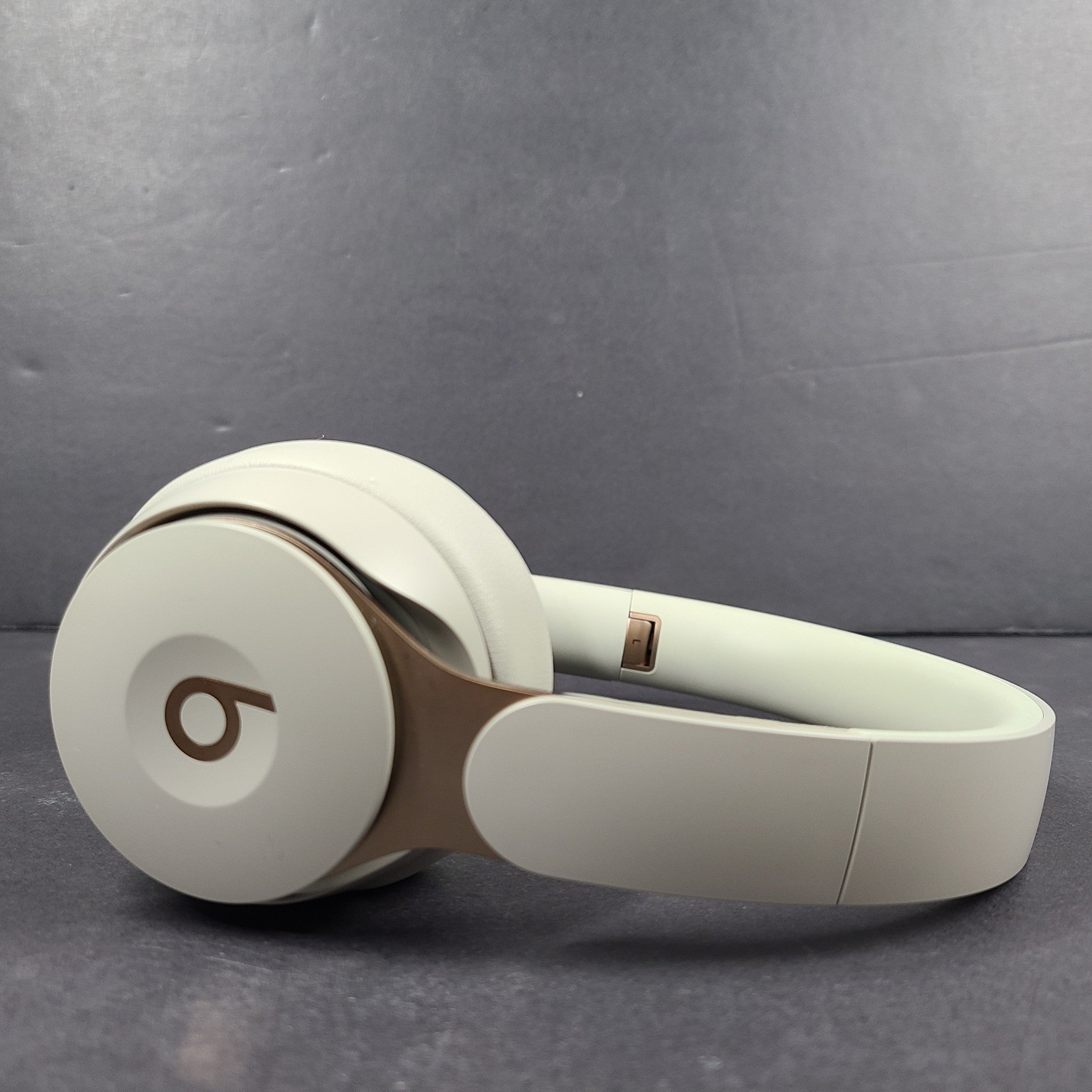 Beats By Dr. Dre Solo Pro Wireless Noise Cancelling Headphones A1881 Gray