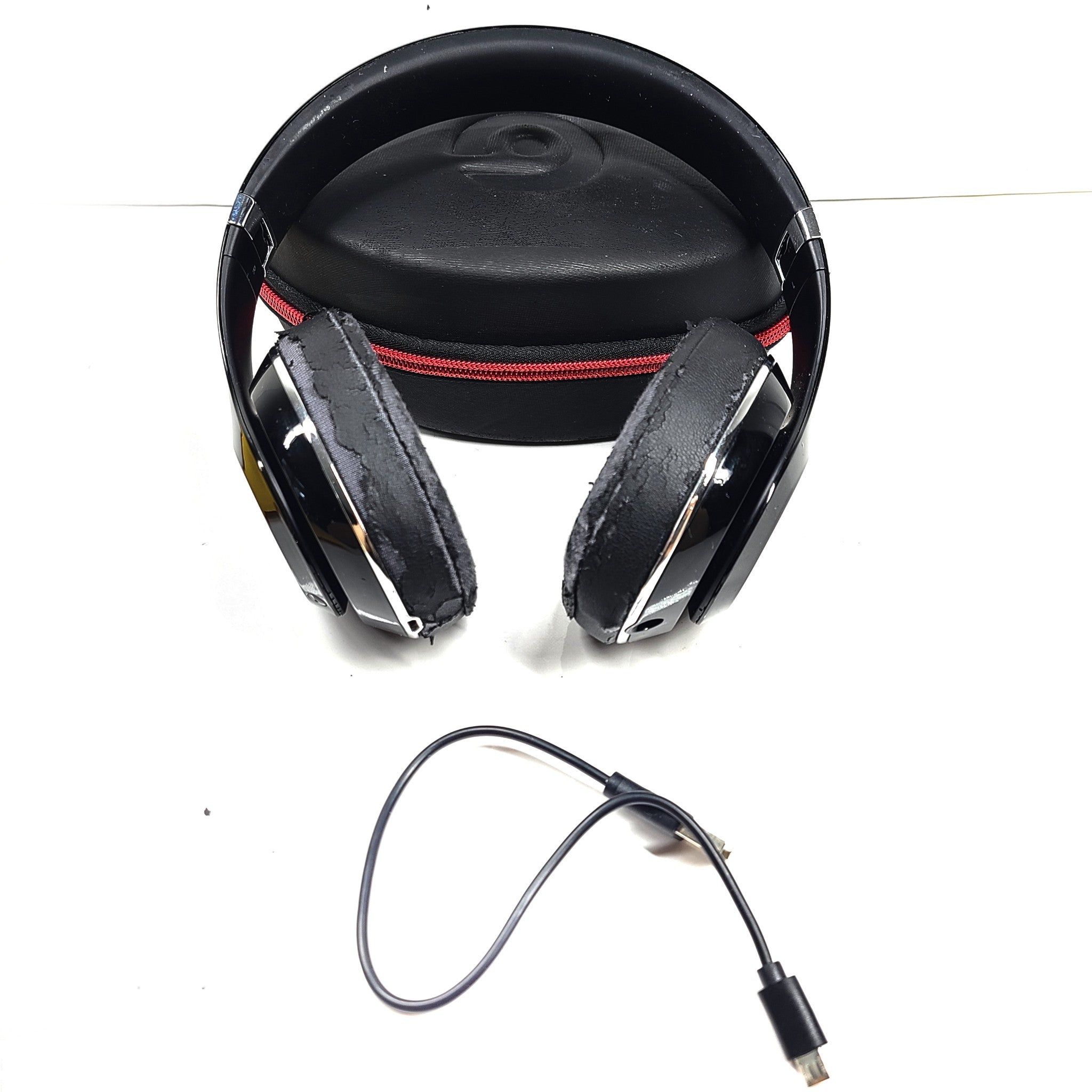 Beats by Dr. Dre Studio2 Wireless Bluetooth Headphones Black - B0501 READ!!