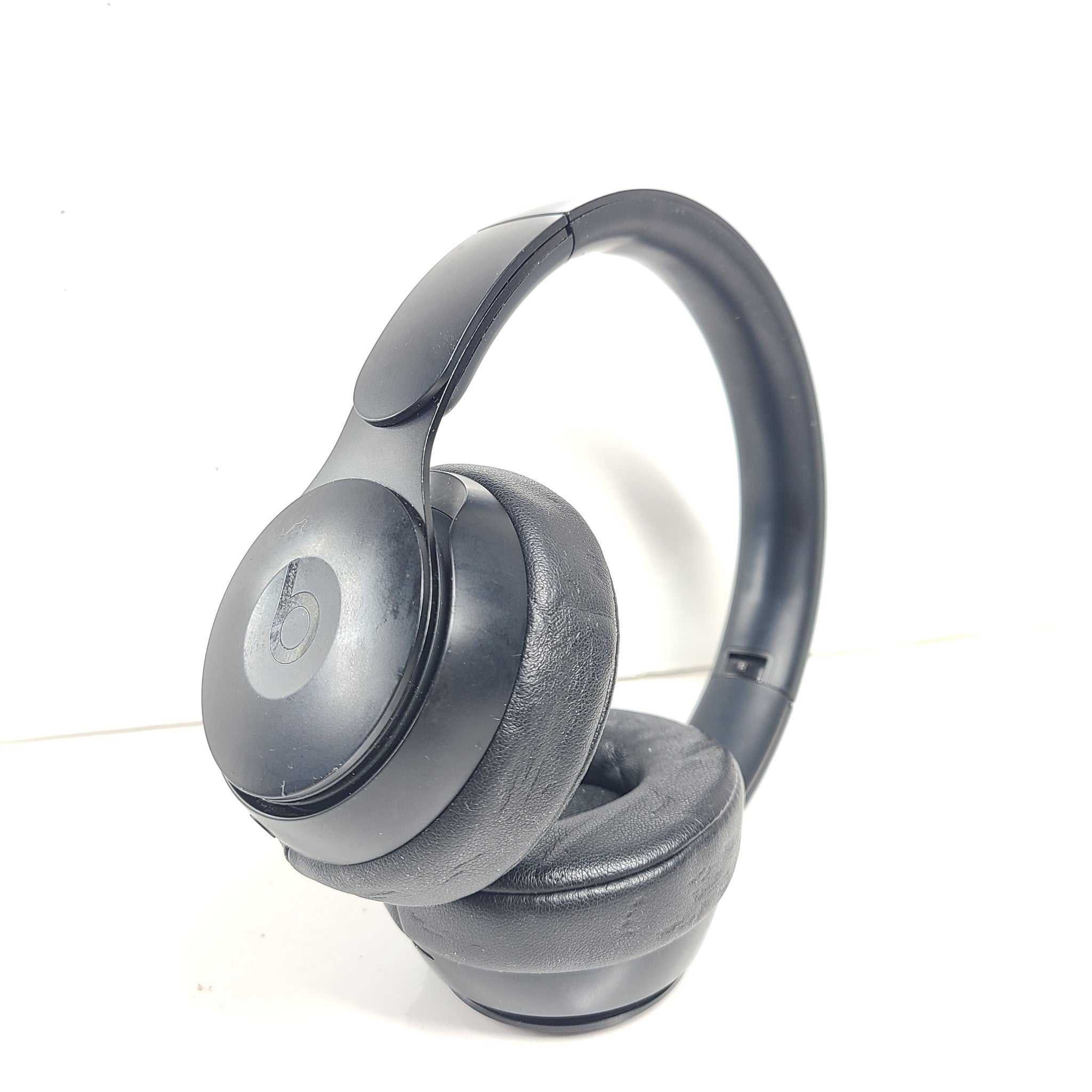 Beats By Dr. Dre Solo Pro Wireless Noise Cancelling Headphones Black A1881 READ