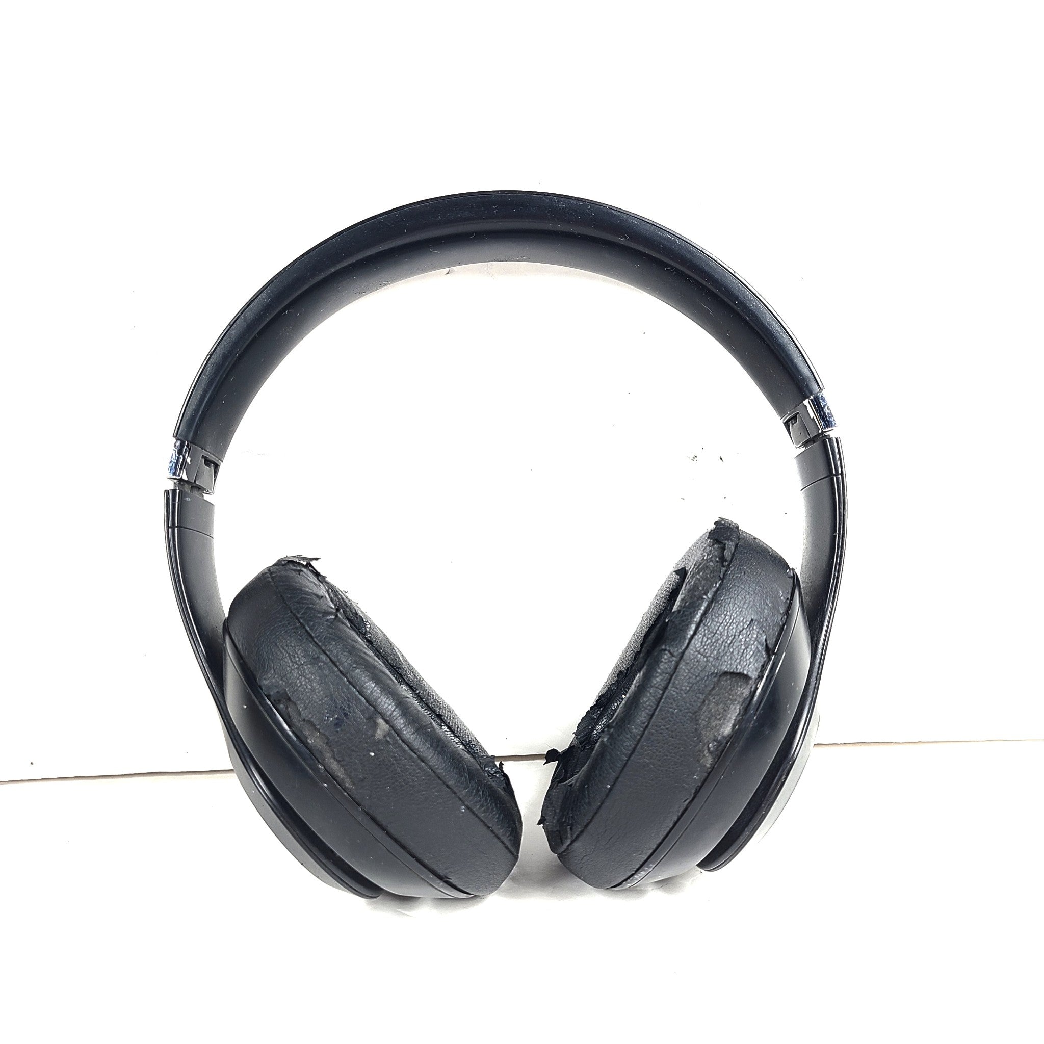 Beats by Dr. Dre Studio3 Over the Ear Wireless Headphones Black - A1914 - READ!