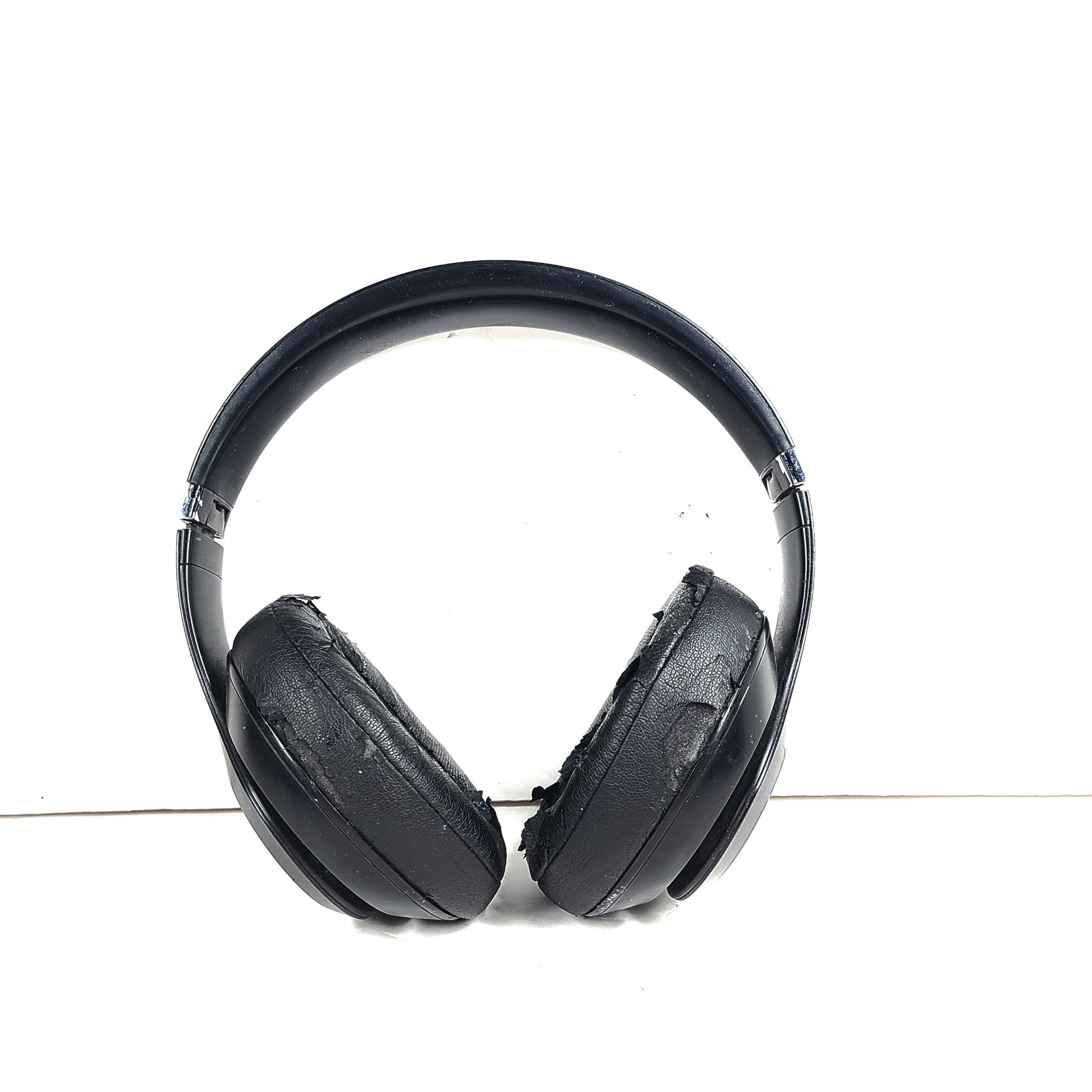 Beats by Dr. Dre Studio3 Over the Ear Wireless Headphones Black - A1914 - READ!
