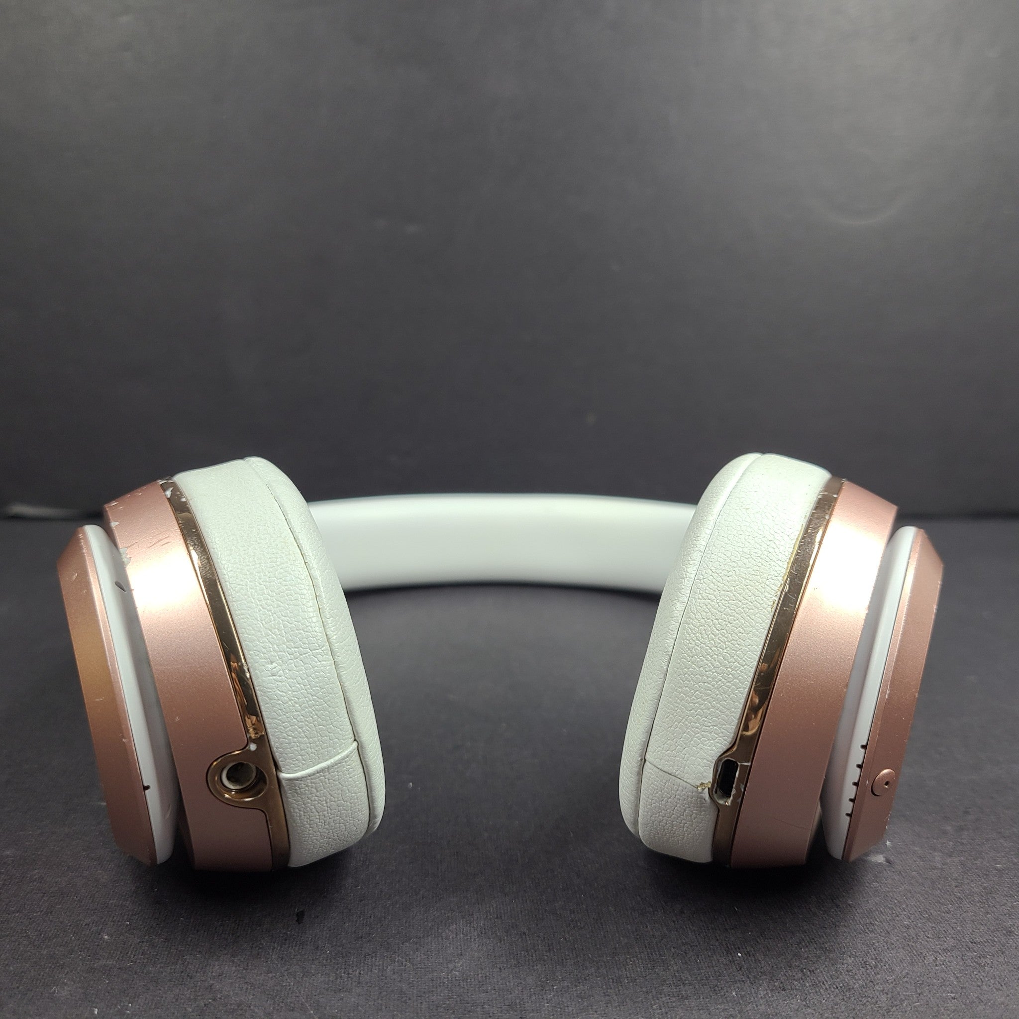 Beats by Dr. Dre Solo3 Wireless On-Ear Headphones A1796 - Rose Gold GRADE B