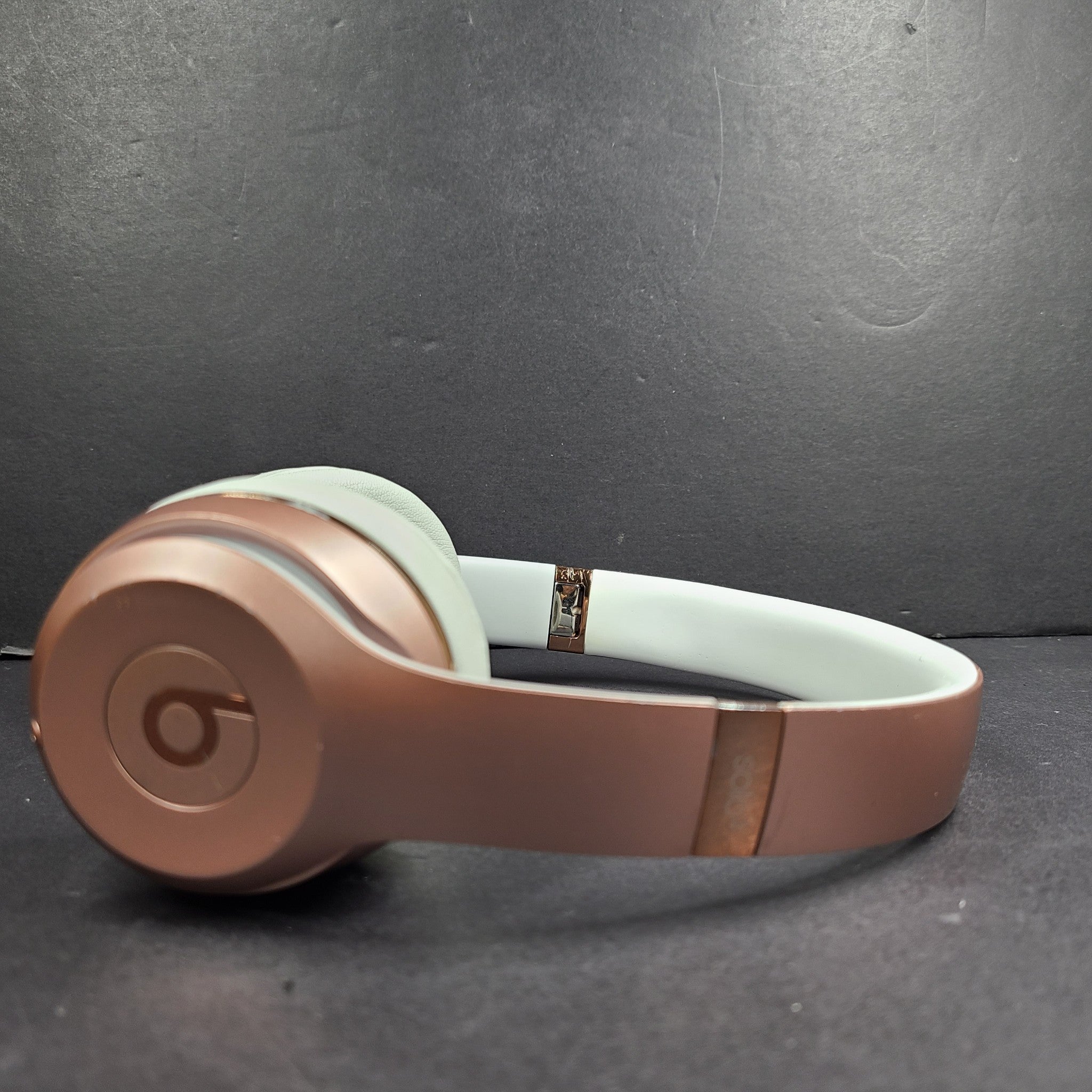 Beats by Dr. Dre Solo3 Wireless On-Ear Headphones A1796 - Rose Gold GRADE B