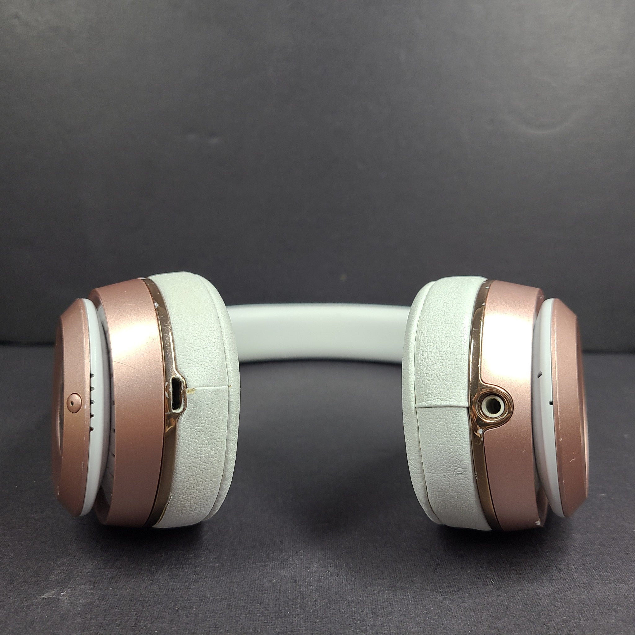 Beats by Dr. Dre Solo3 Wireless On-Ear Headphones A1796 - Rose Gold GRADE B