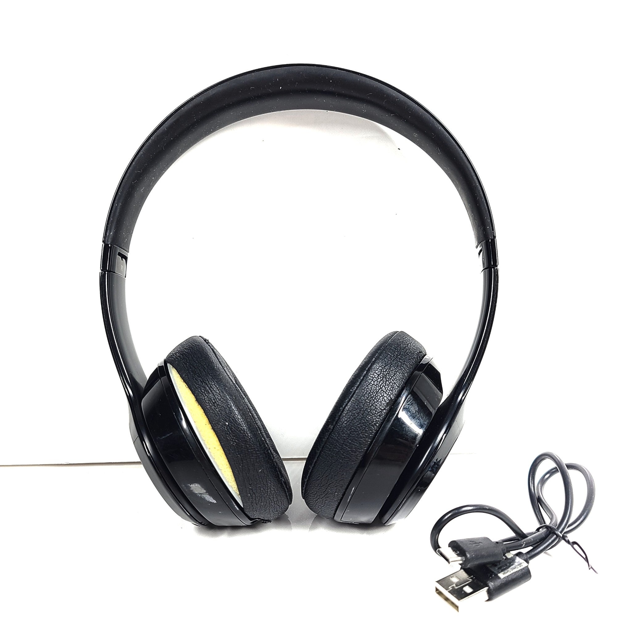 Beats by Dr. Dre Solo3 On-Ear Headphone A1796 Wireless - Gloss Black READ