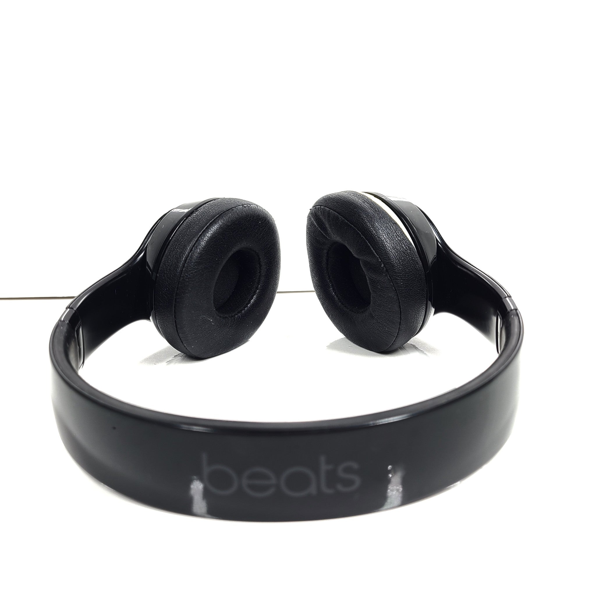 Beats by Dr. Dre Solo3 On-Ear Headphone A1796 Wireless - Gloss Black READ