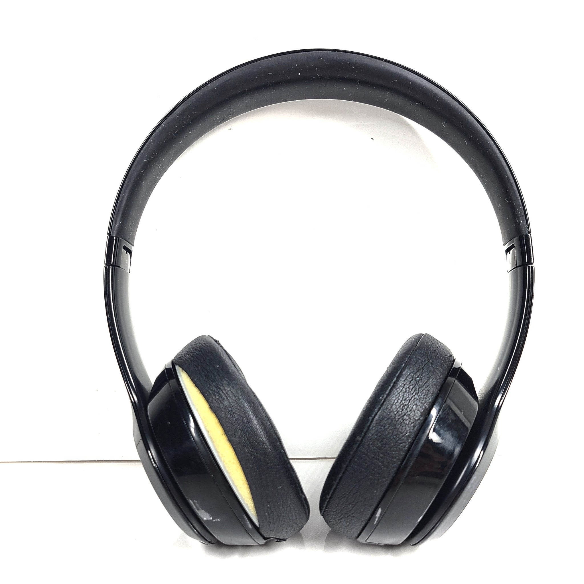 Beats by Dr. Dre Solo3 On-Ear Headphone A1796 Wireless - Gloss Black READ