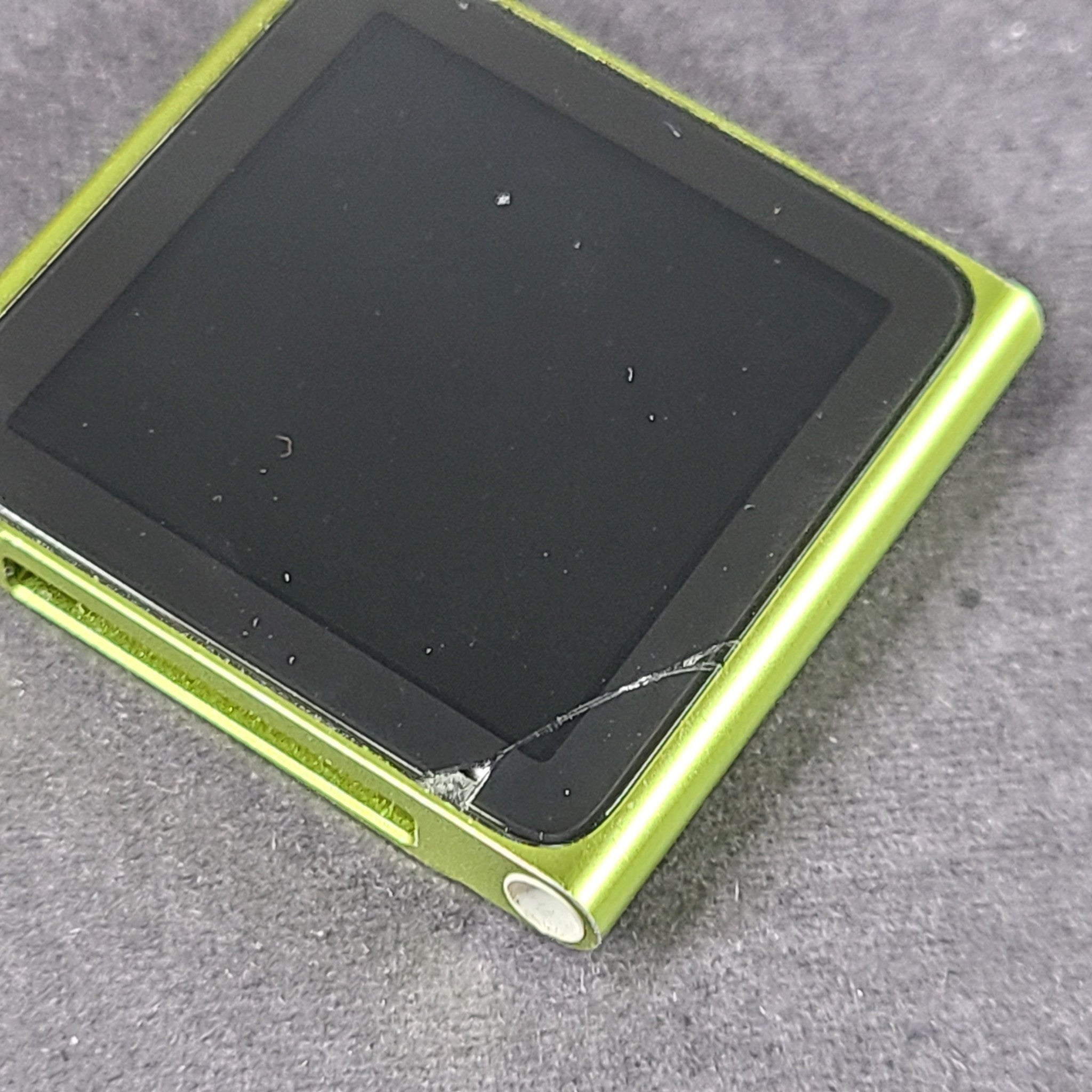 Apple iPod nano 6th Generation Green (8 GB) MP3 Media Player READ