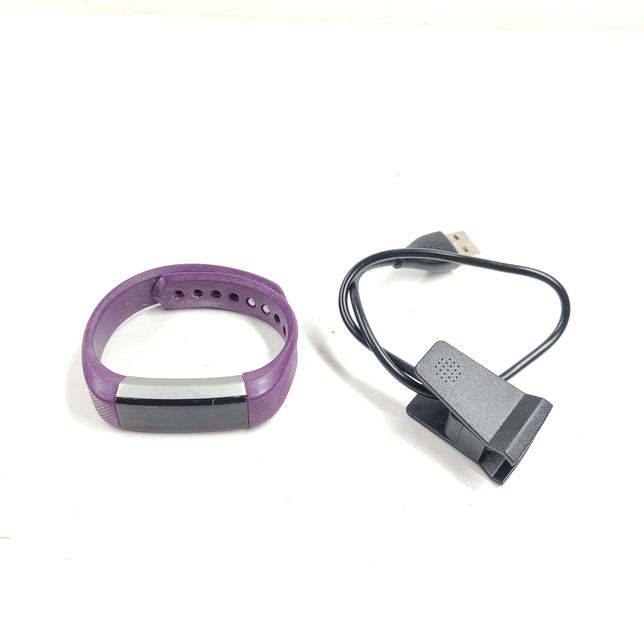 Fitbit Alta FB406 Fitness Tracker Pedometer Steps Monitor Plum - Size Small
